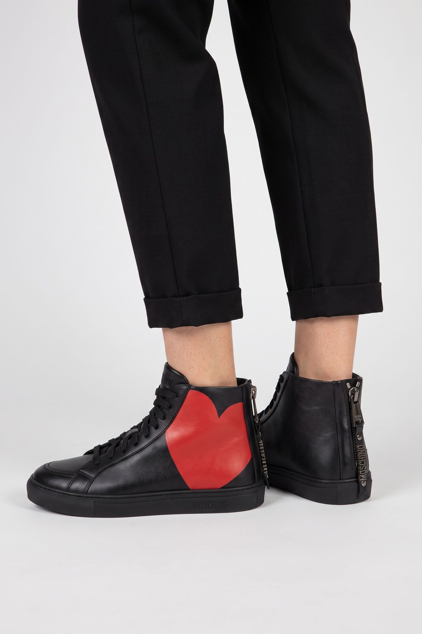 HEART PRINT HIGH-TOP SNEAKERS BLACK 2
