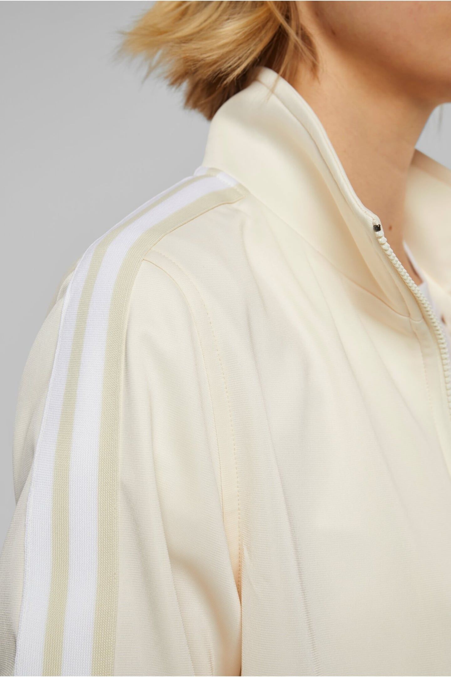 LADIES RETRO TRACK JACKET WHITESAND 9