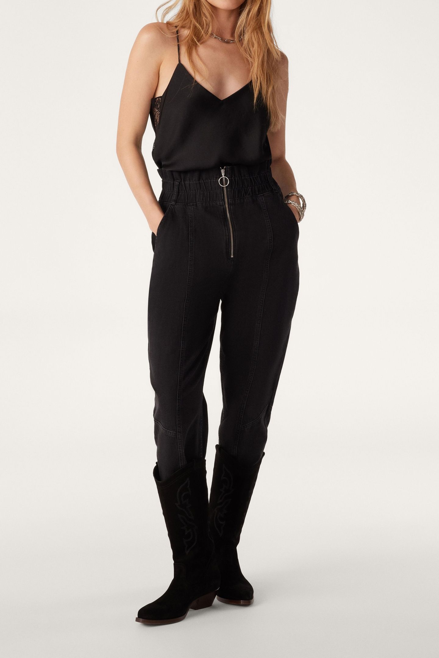 SLEEVELESS TOP BLACK 4