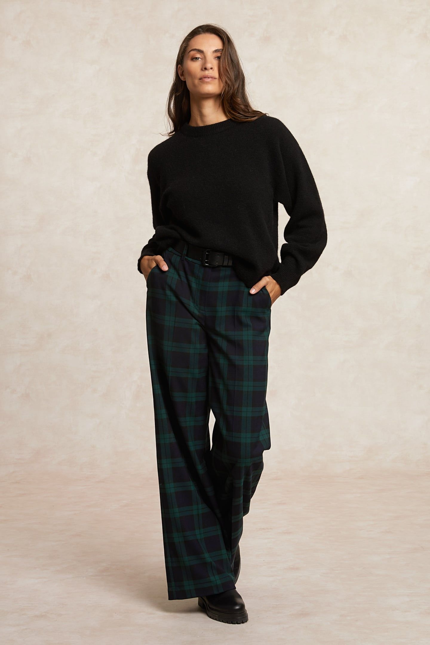 UNI CREW NECK SPLIT BACK SWEATER BLACK 1