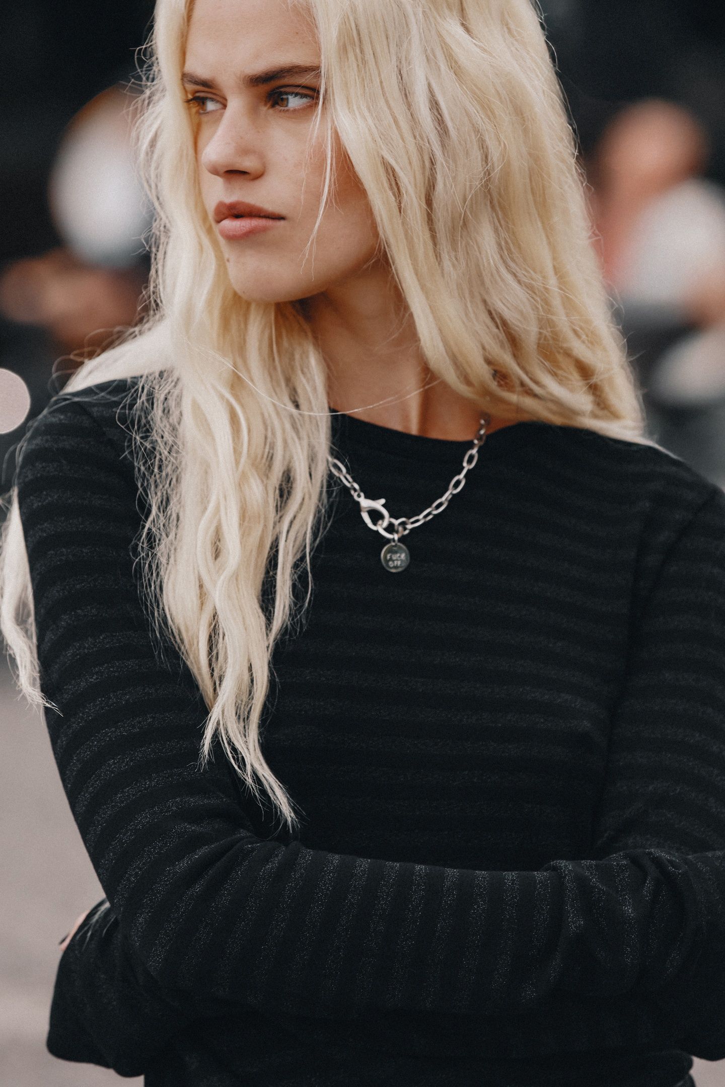 THE BLACK STRIPED SPARKLY THIN LONGSLEEVE BLACK 1