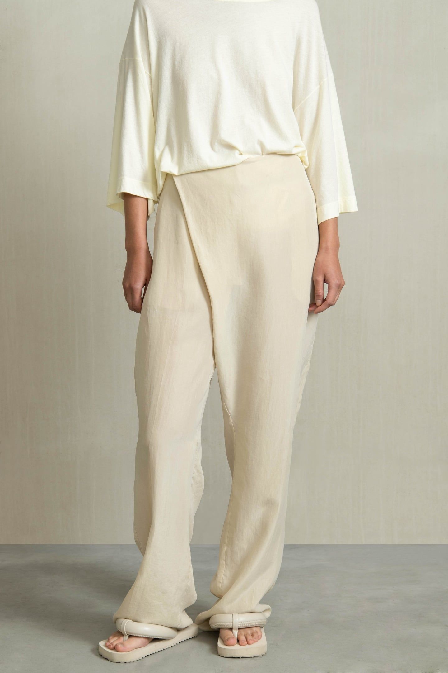 WOLA BEIGE 2