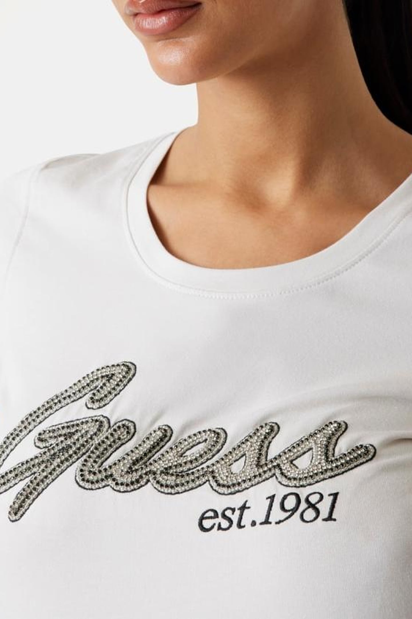 SS LOGO HOT FIX TEE MUTED STONE 10