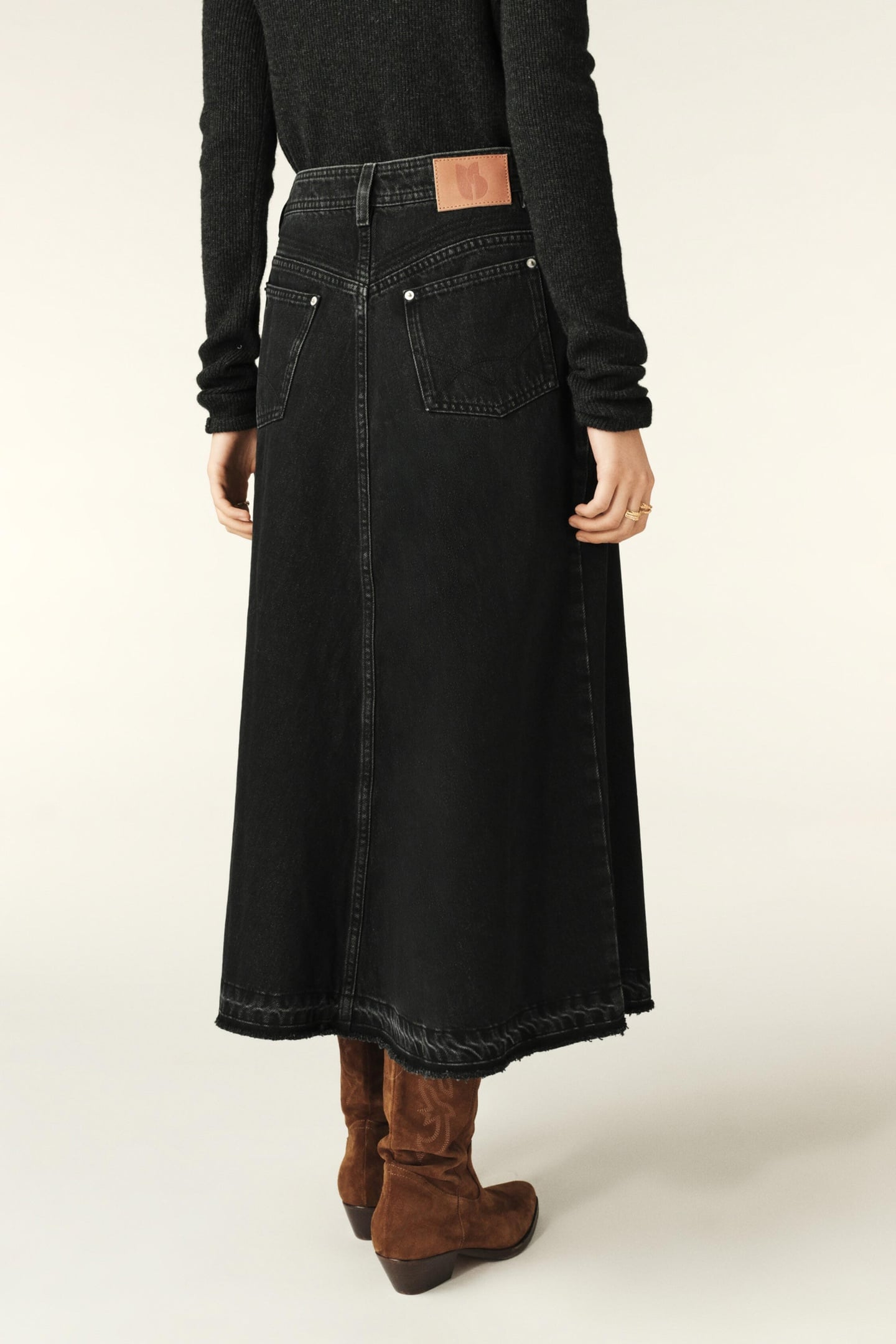 MID-LENGTH SKIRT BLACKSTONE 2