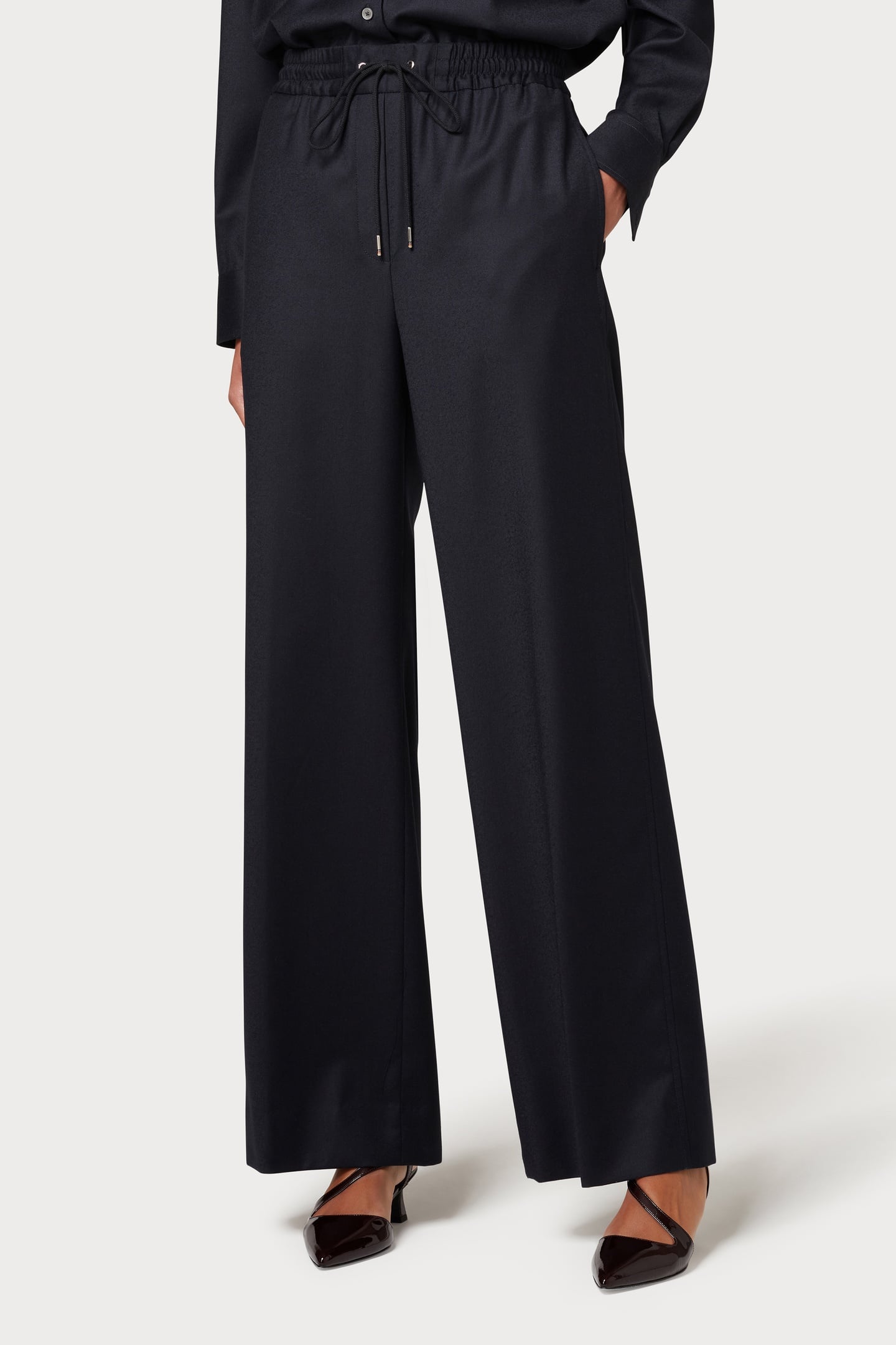WOMENS TROUSERS VERY DARK NAVY 1