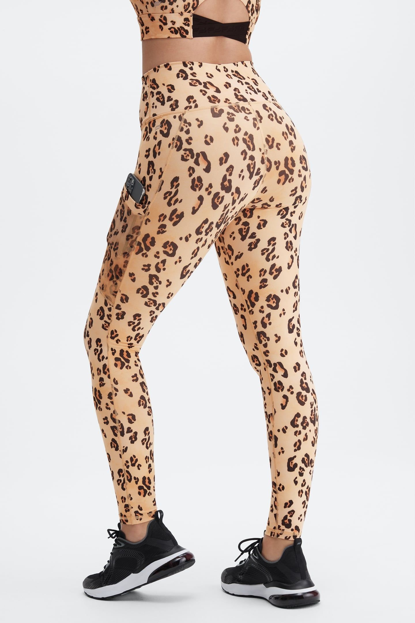 ON-THE-GO HIGH-WAISTED LEGGING DESERT LEOPARD 2
