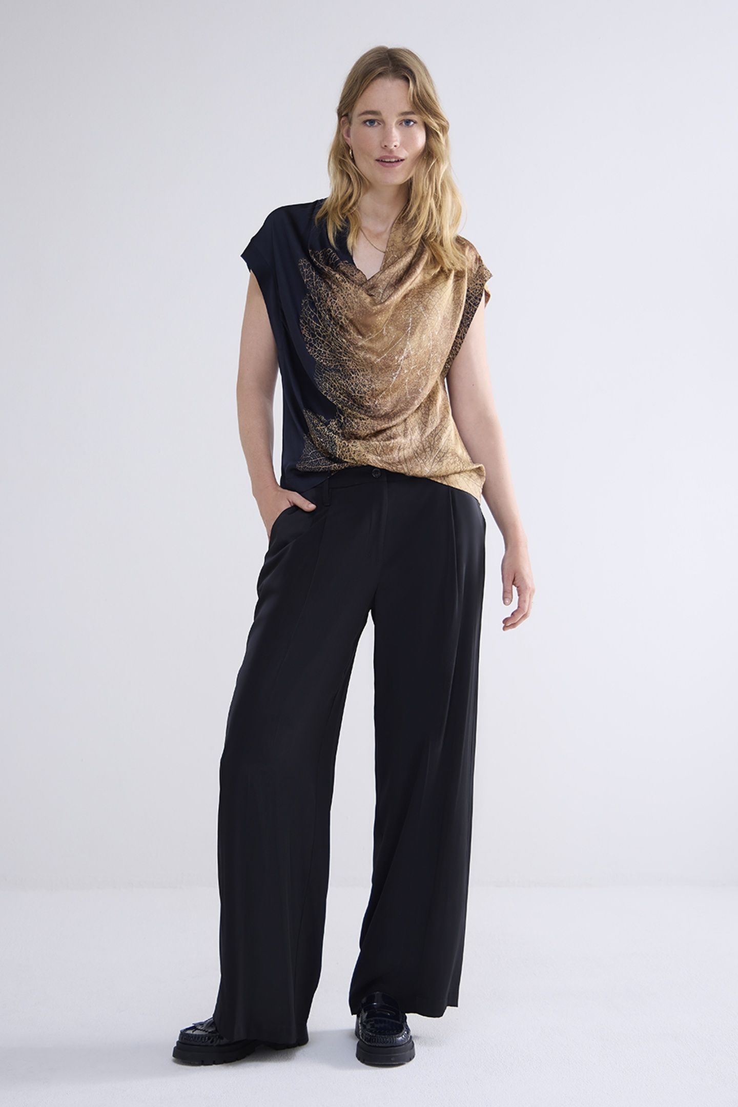 TOP BORDER PRINT CAMEL BROWN 1
