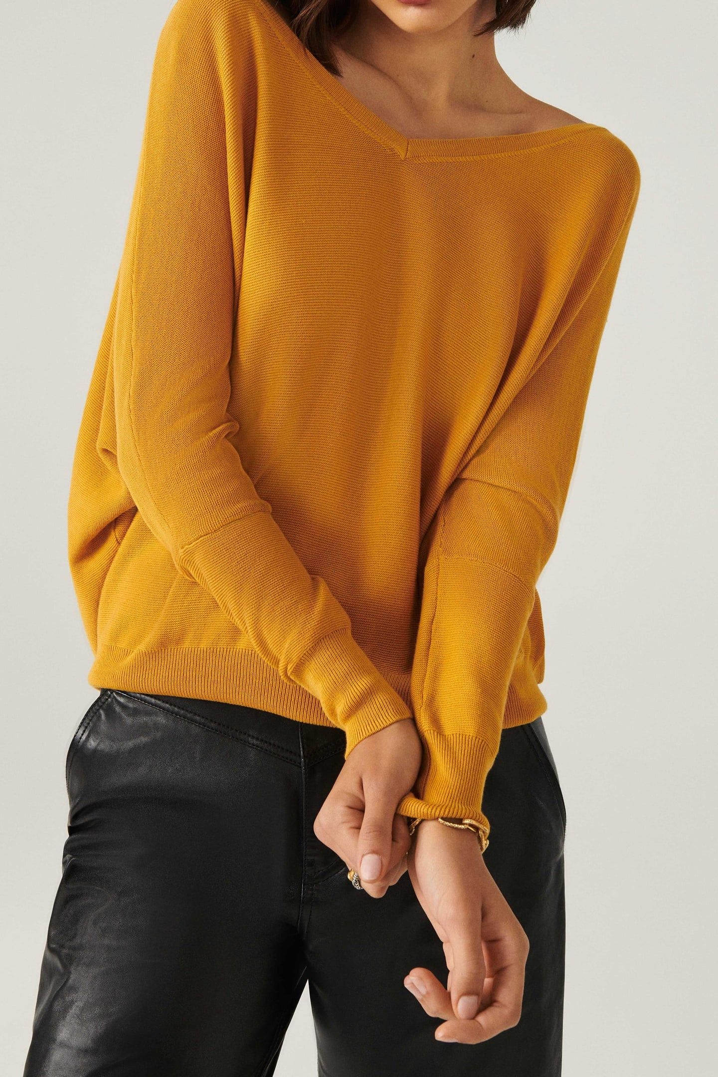 LONG SLEEVES KNIT OCRE 1
