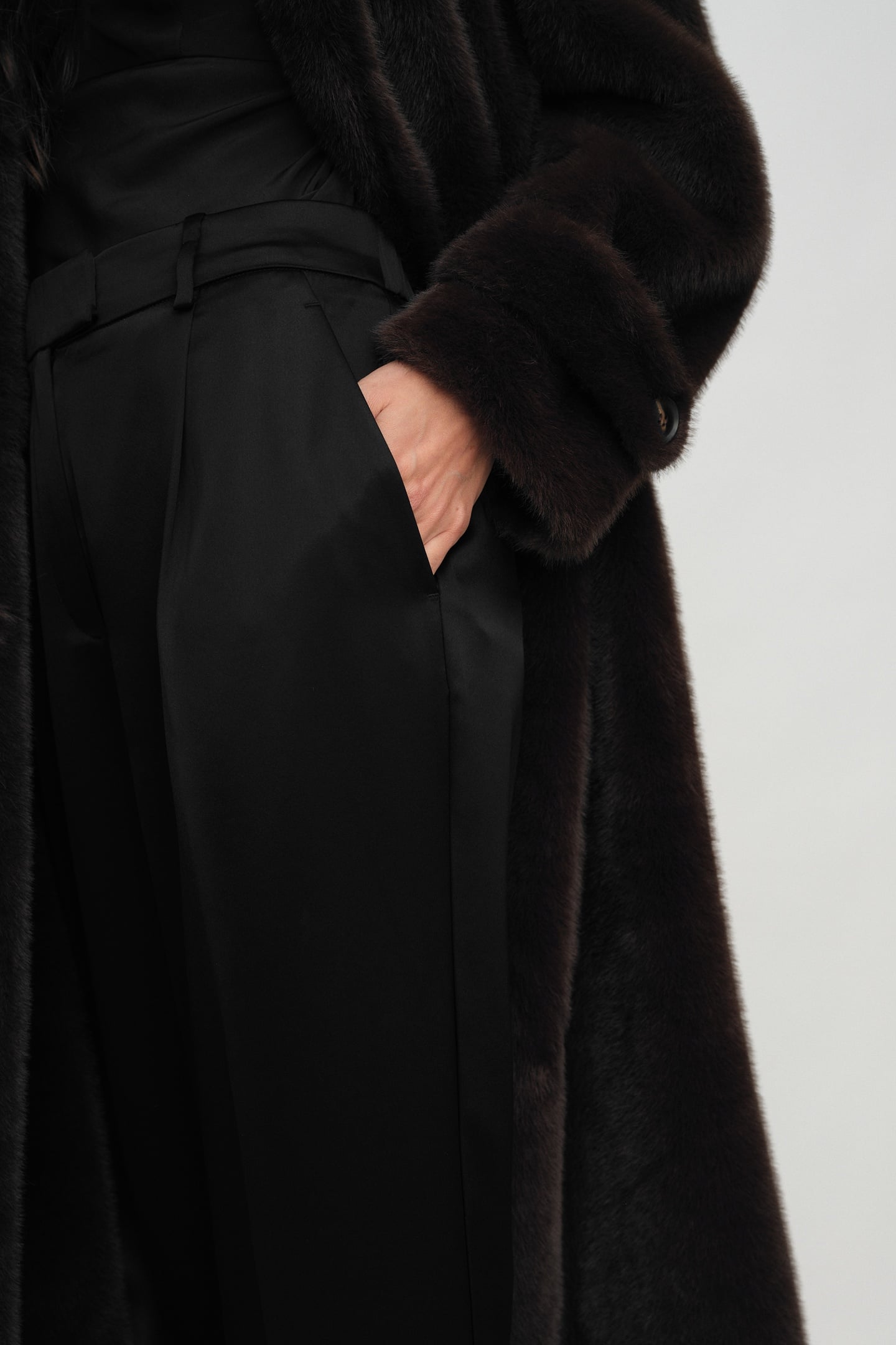 SATIN TAPER TROUSER BLACK 6