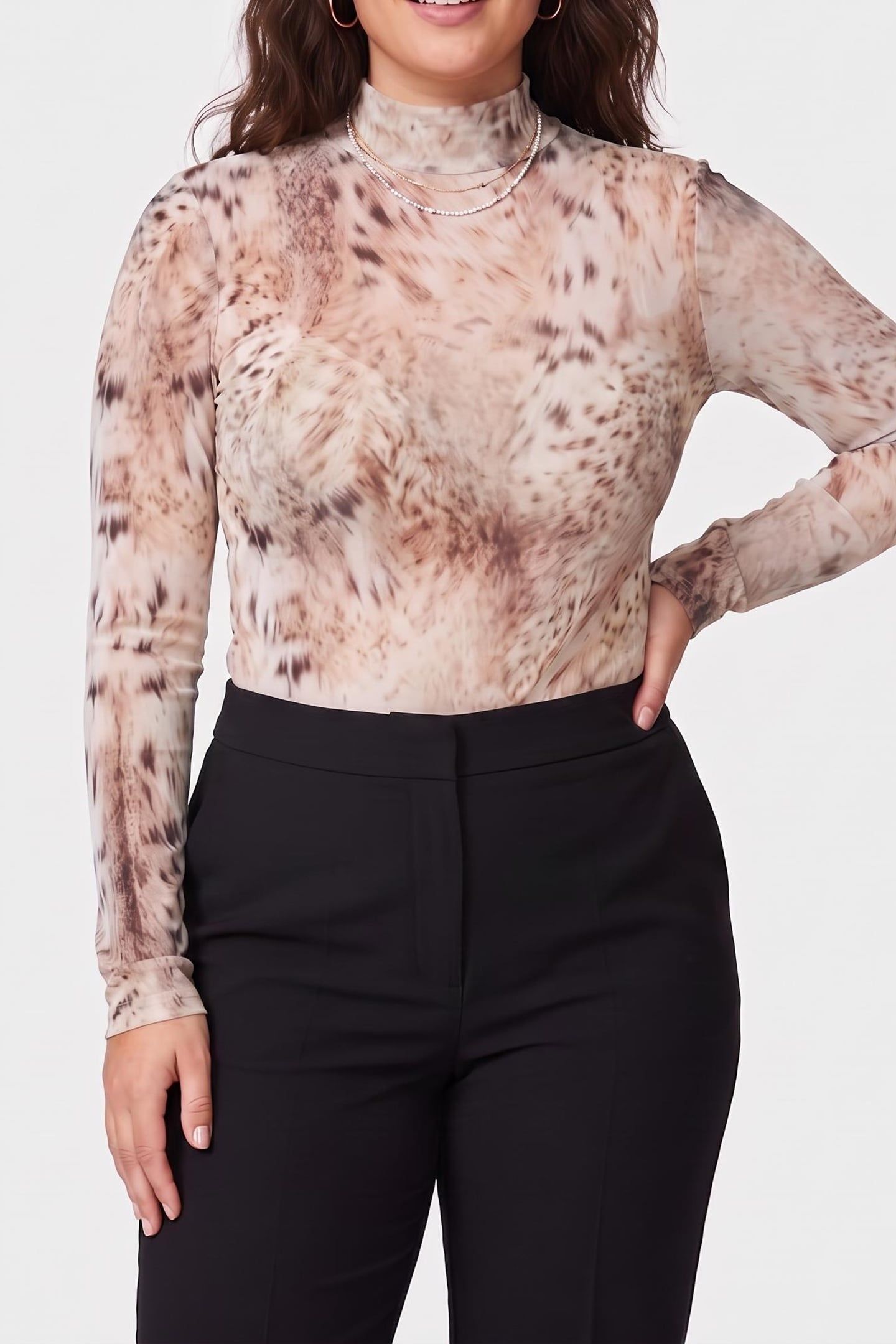 HOLLY TURTLE NECK LS SNOW LYNX 1