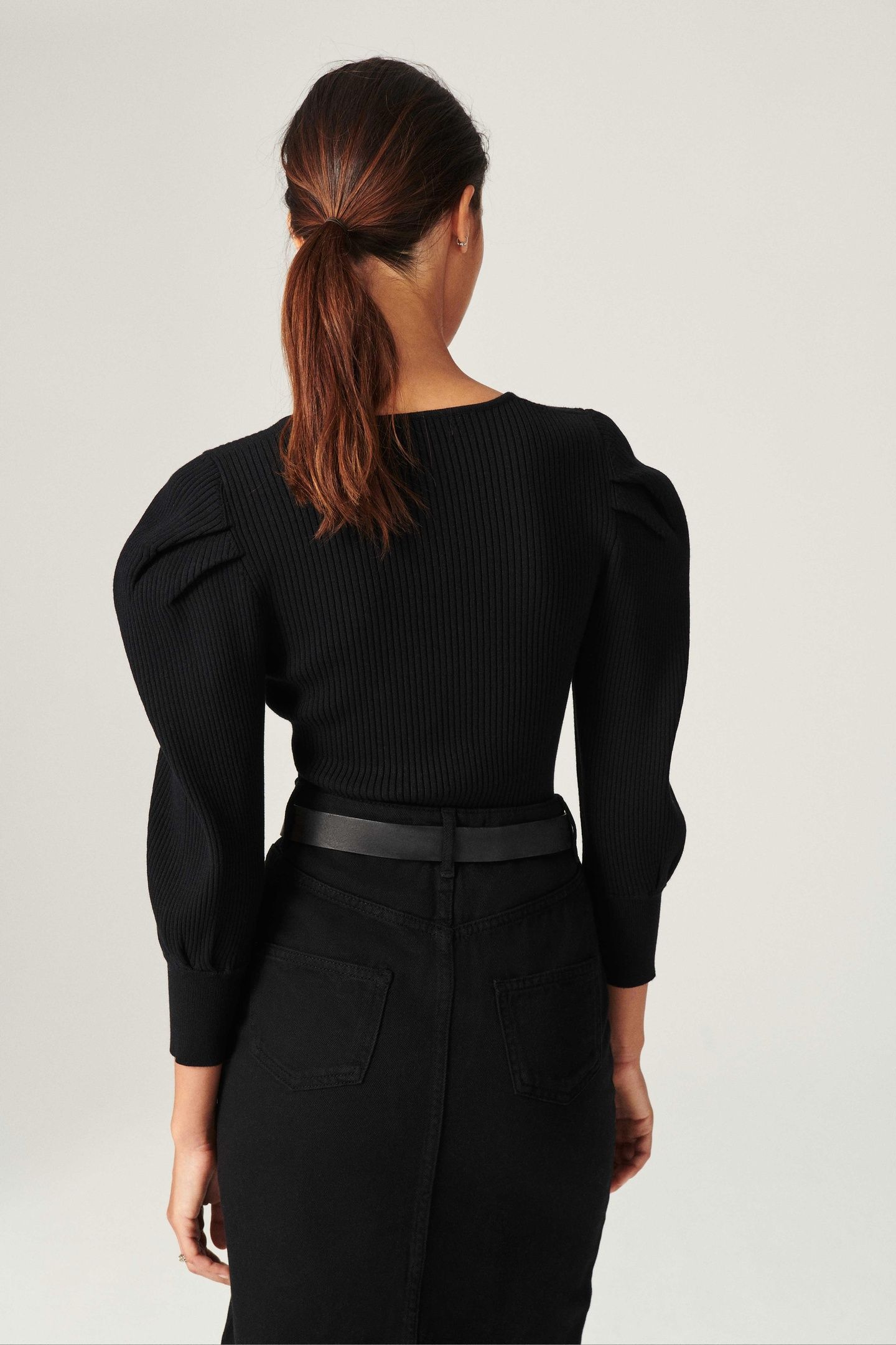 SHORT SLEEVES KNIT BLACK 2