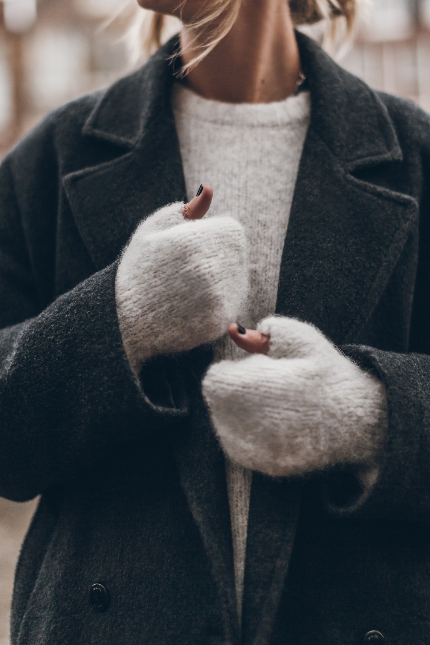 THE WHITE FLUFFY ALPACA KNIT GLOVES WHITE 2