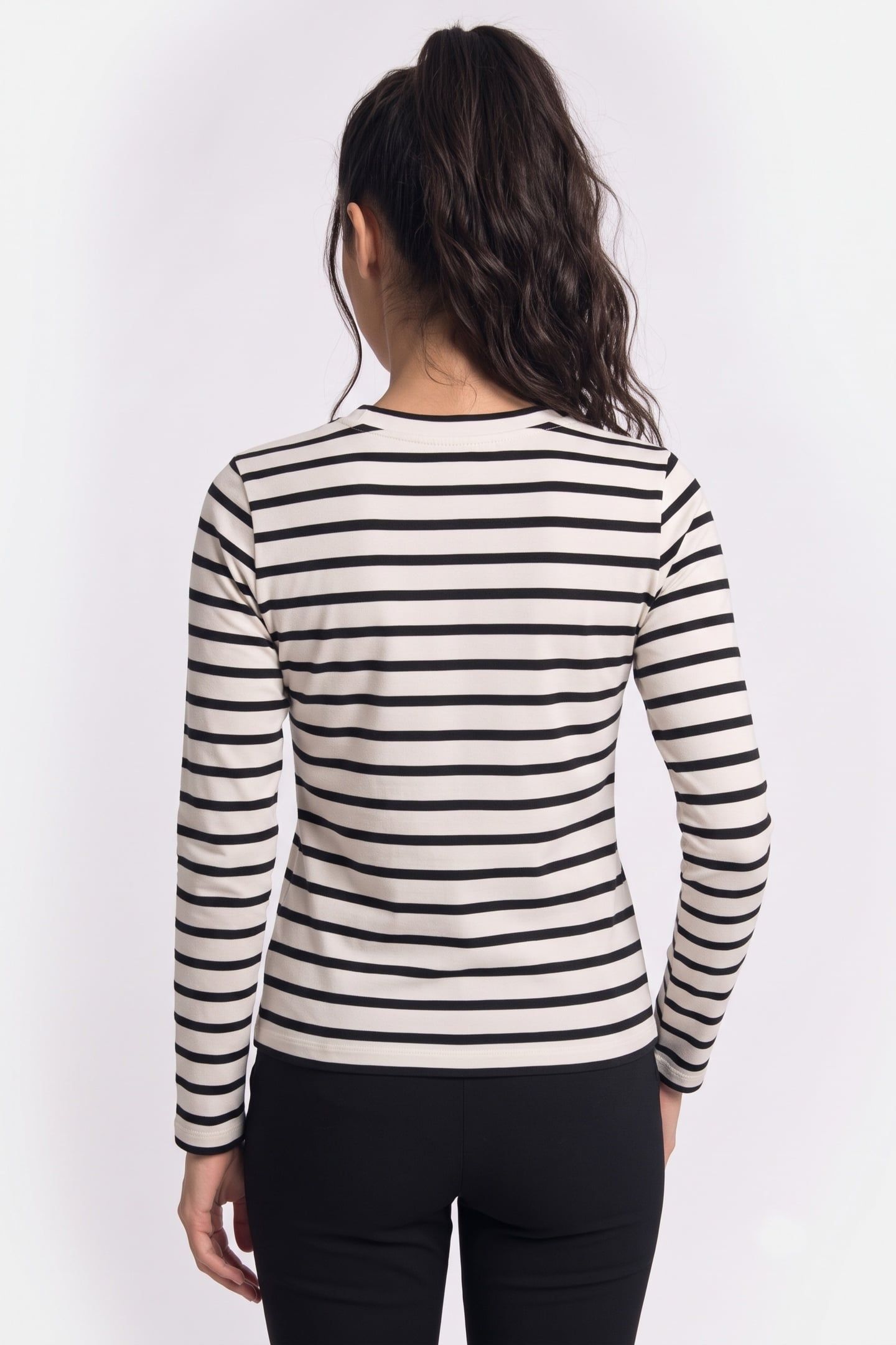 NINA SIGNATURE LONG-SLEEVE WHITE 2