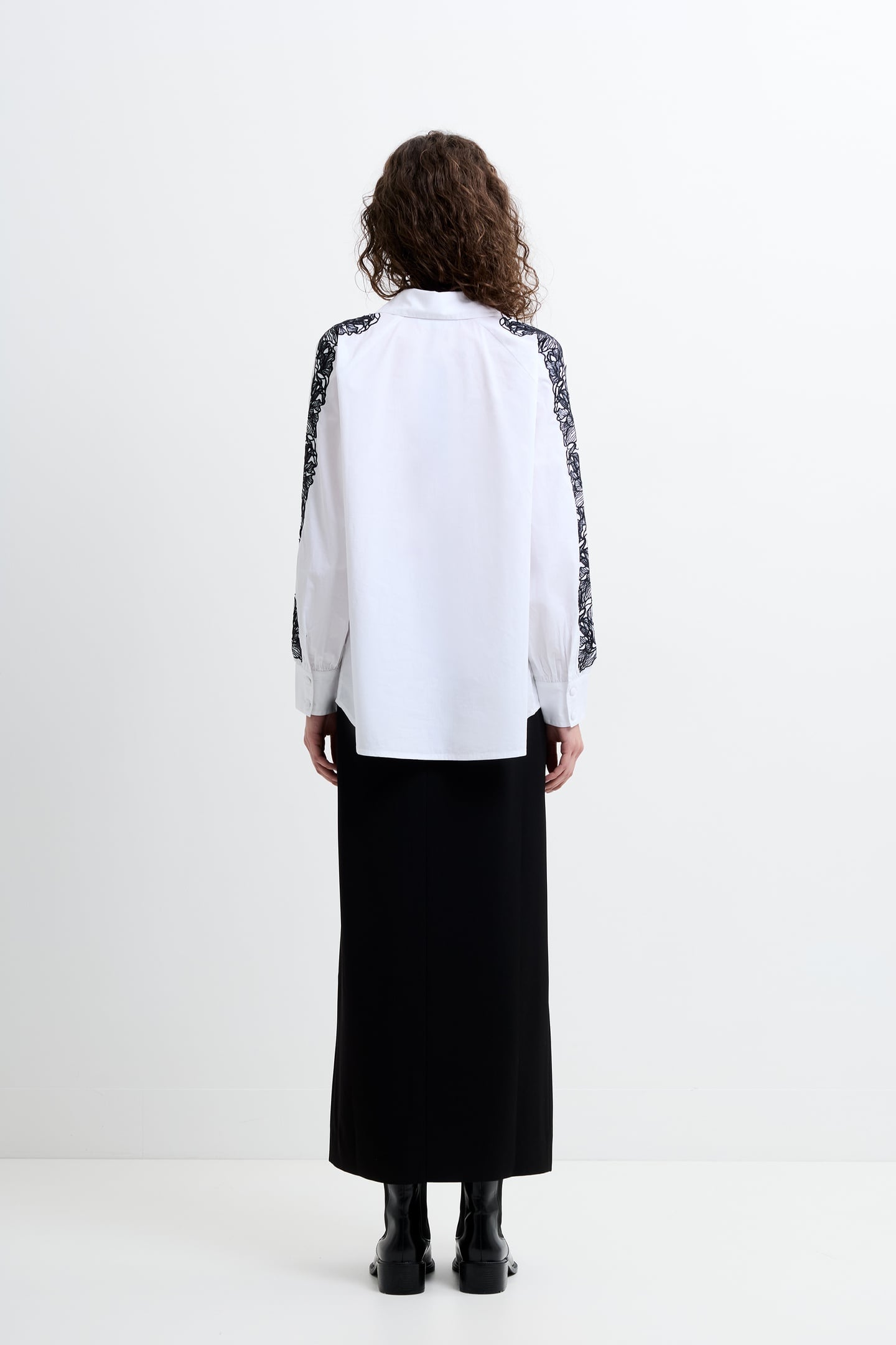 CAMBRIA COTTON EMBROIDERED SHI LINEN WHITE/BLACK LINEN WHITE 3