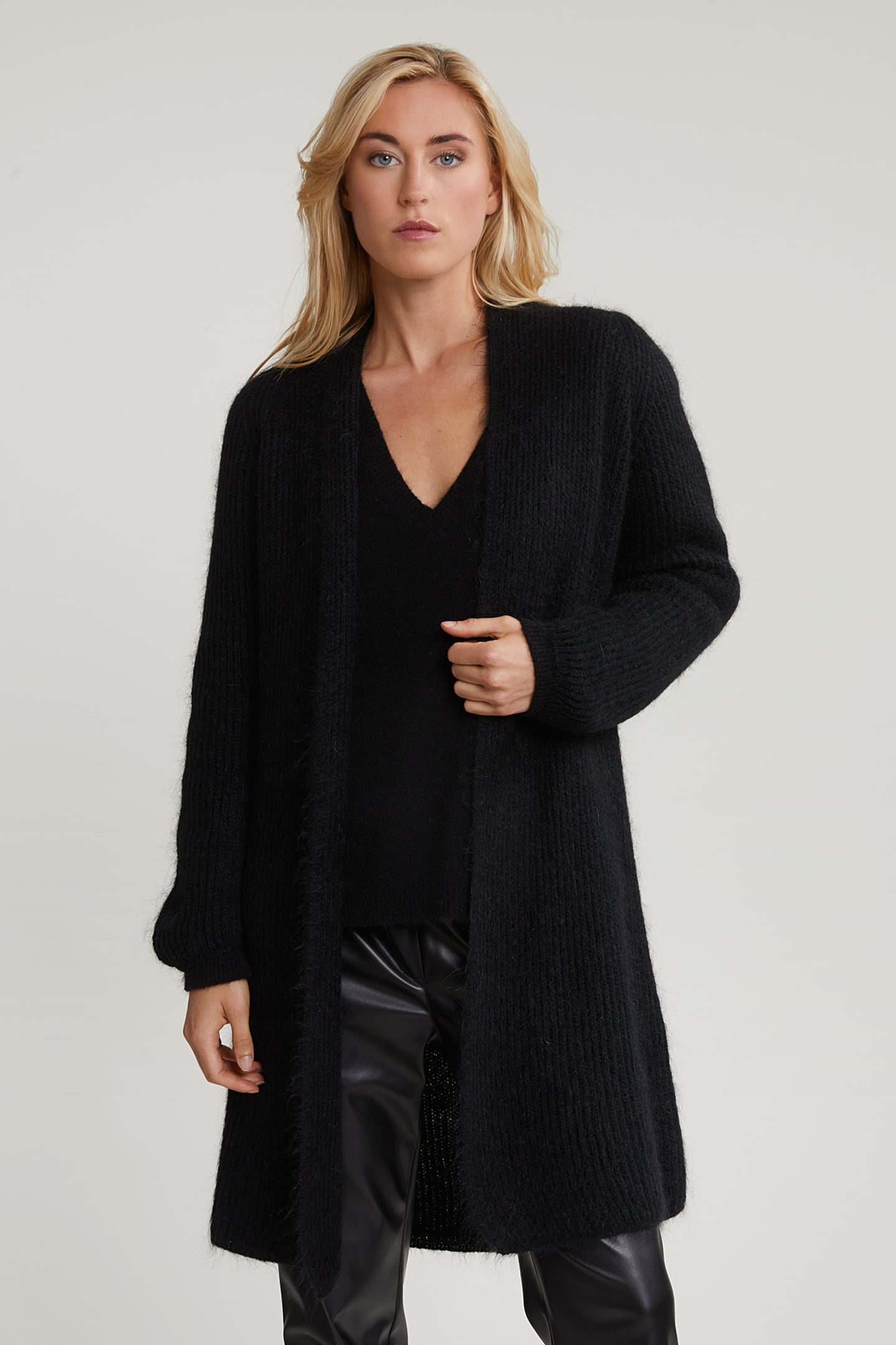 LONG CARDIGAN LONG SLEEVES BLACK 3