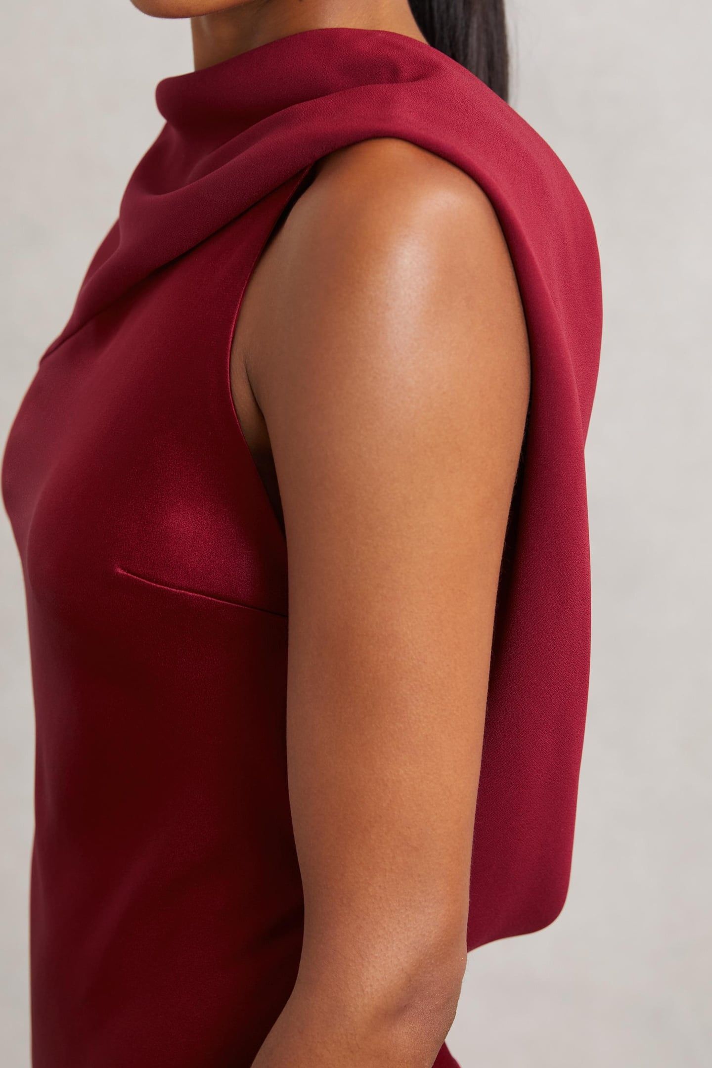 BACK DETAIL MIDI DRESS RED 7