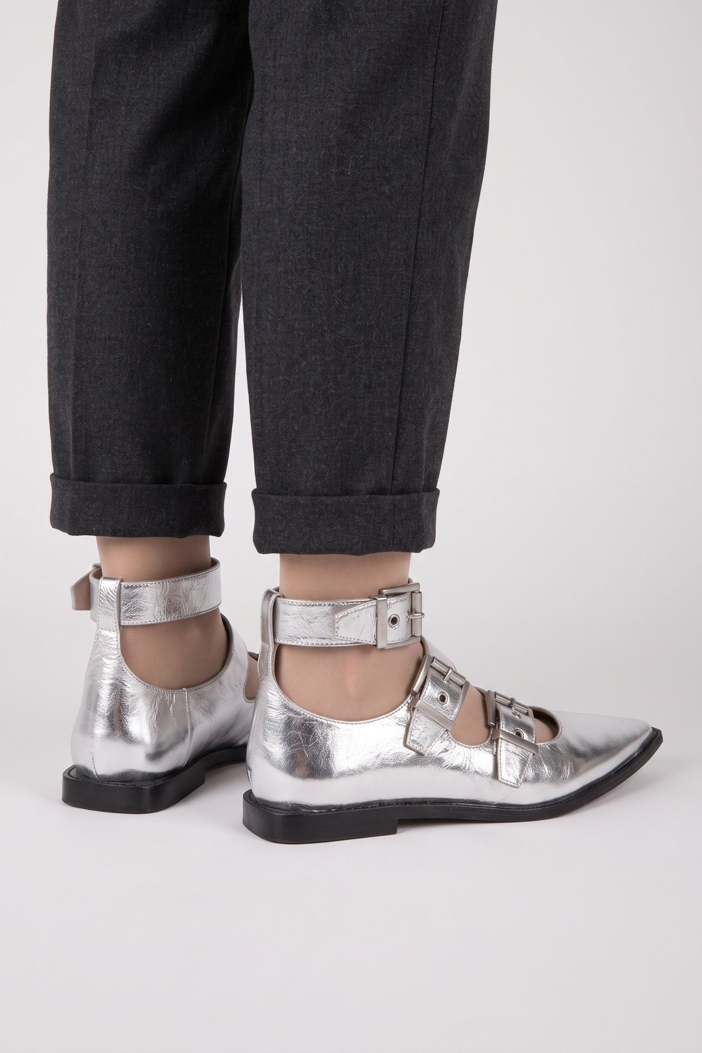 SUSAN BUCKLE SHOE SILVER 2