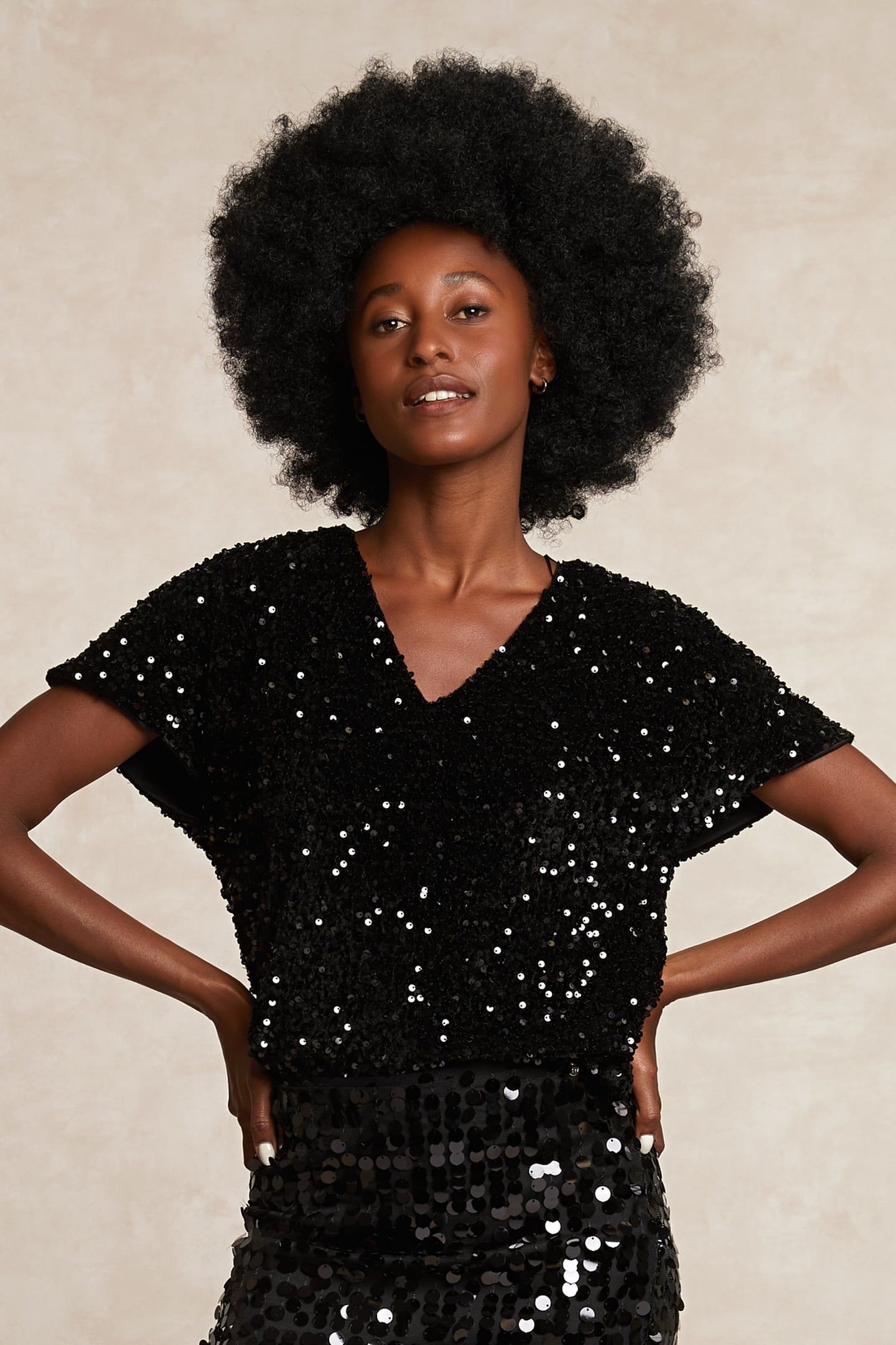 PAILLETTEN BLOUSE SHORT SLEEVES BLACK 3