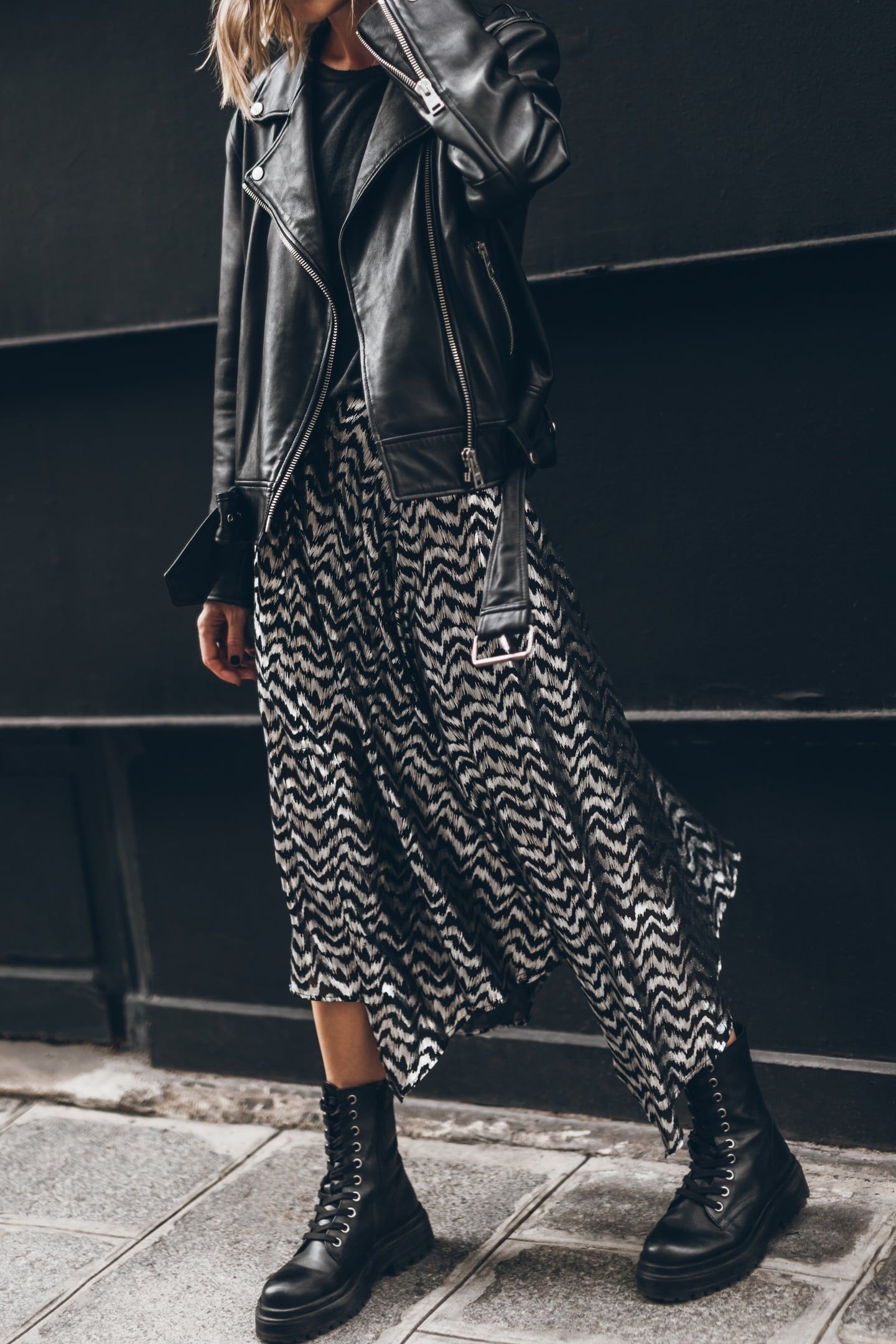 THE METALLIC CHILL SKIRT BLACK 1