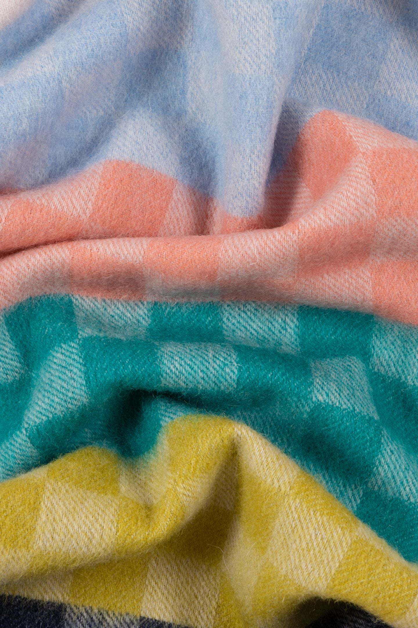 WOMEN SCARF CHCKBRD SWIRL SWIRL 9