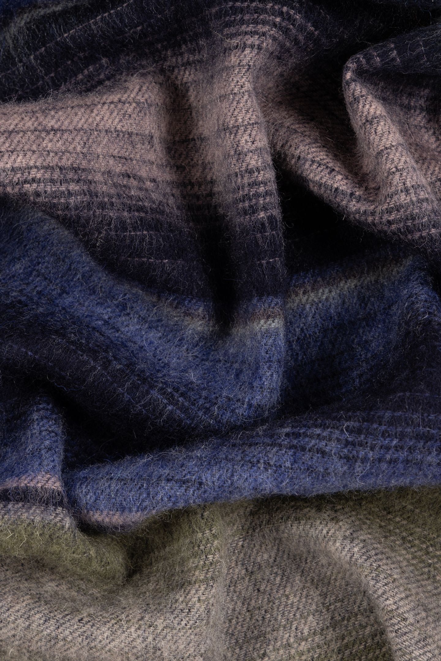 MEN SCARF DEGRADE STRIPE NAVY 9