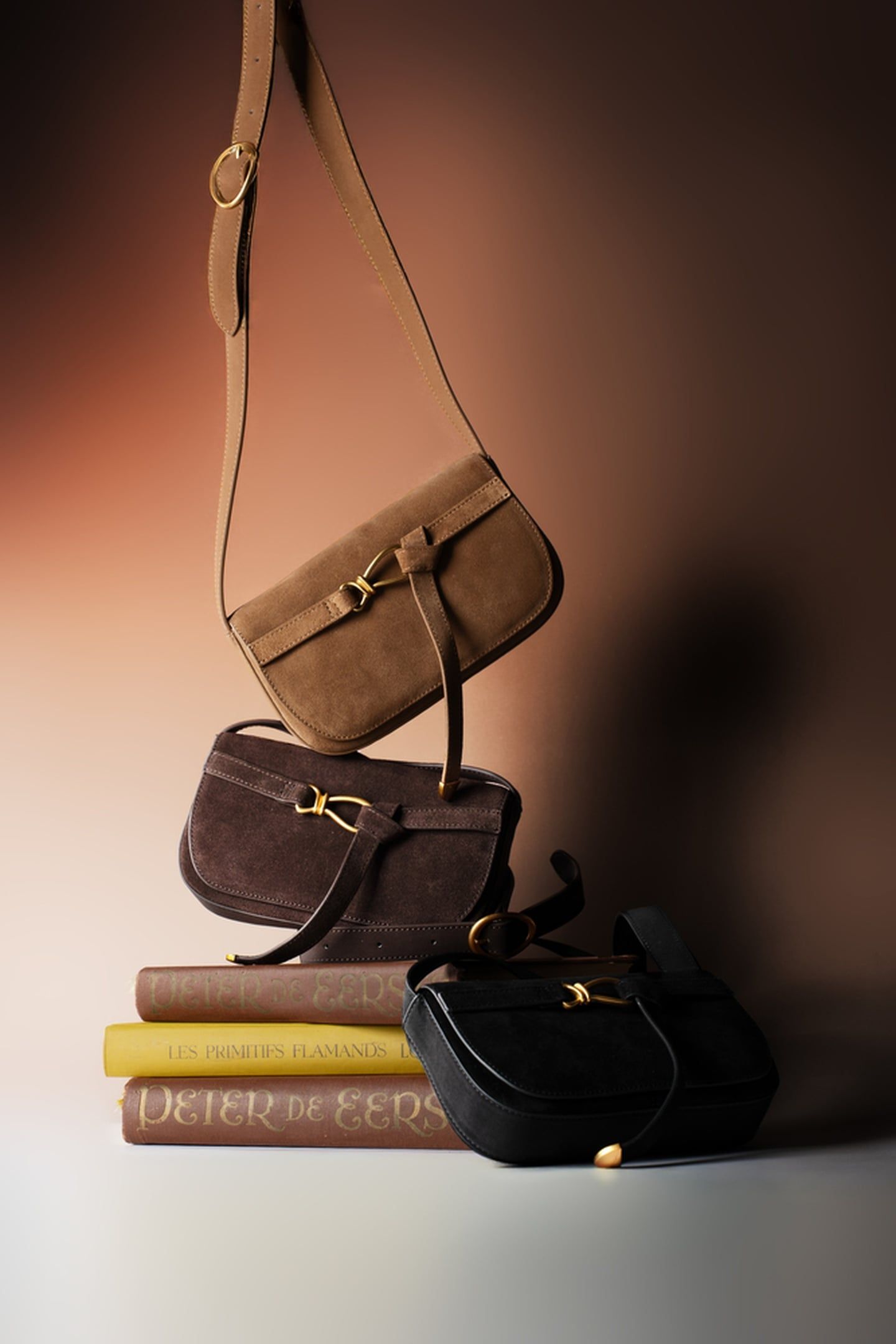 BKLARE BAG BLACK/GOLD 1