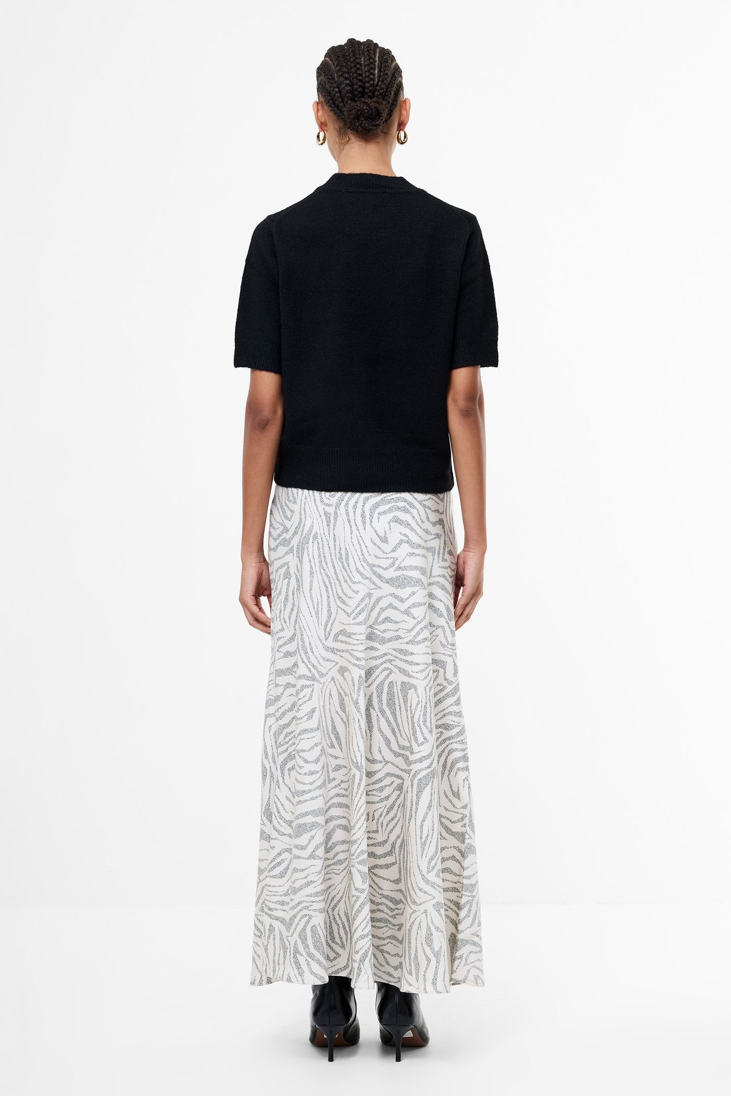 KEZIA S/S MOCK NK TOP BLACK 3