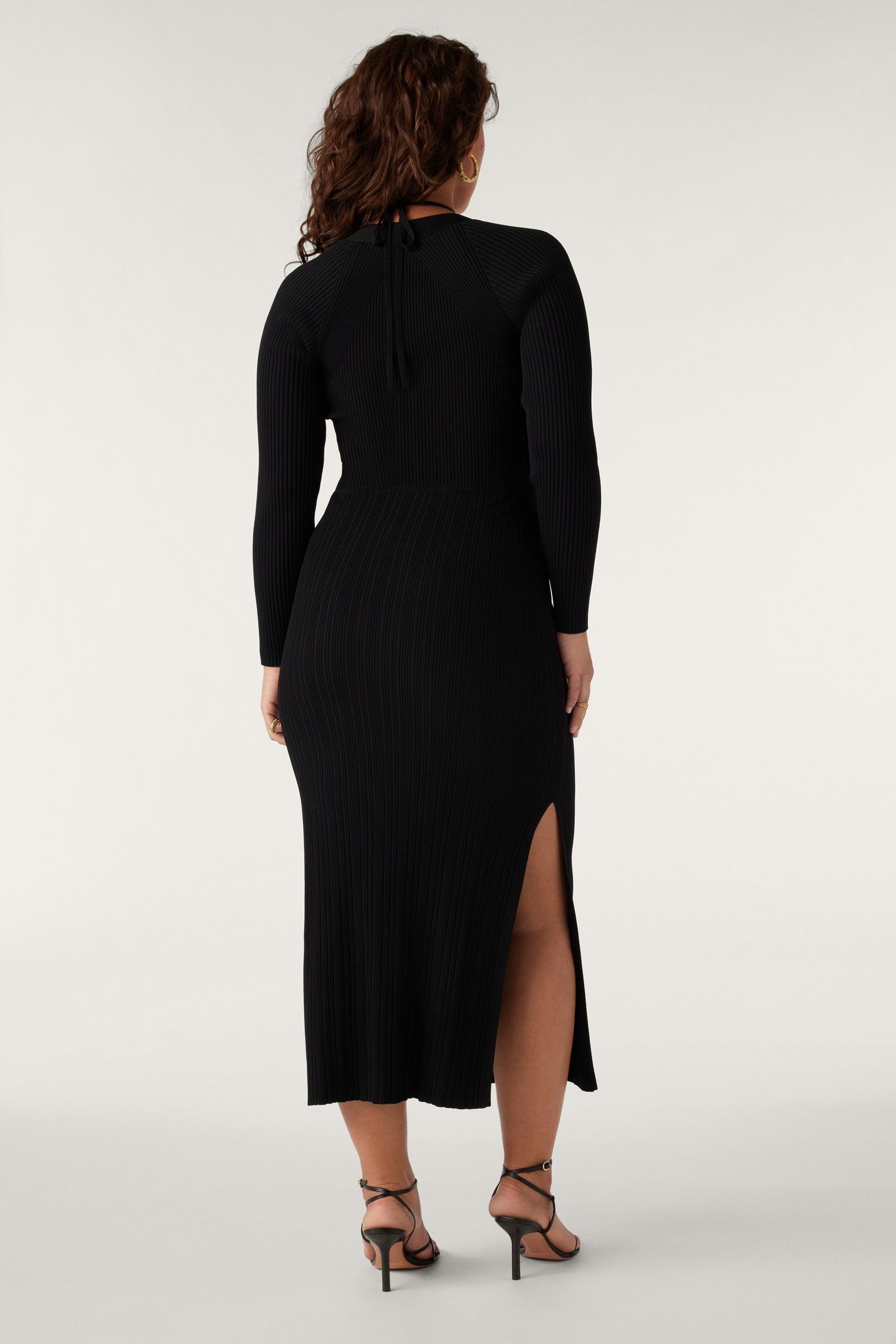 MID-LENGTH DRESS BLACK 2