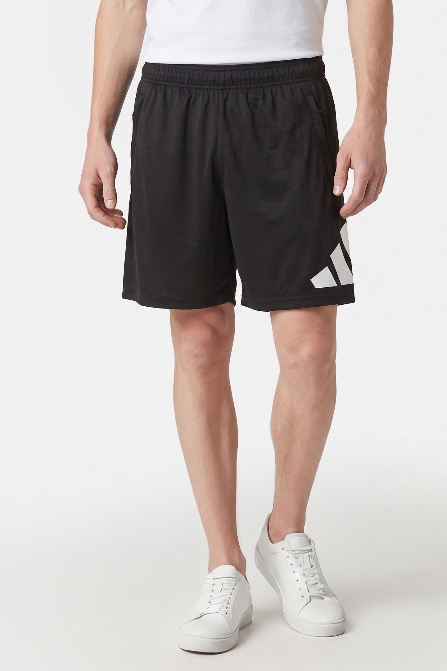 UNISEX PERFORMANCE TRAIN ESSENTIALS LOGO TRAINING SHORTS BLA 2