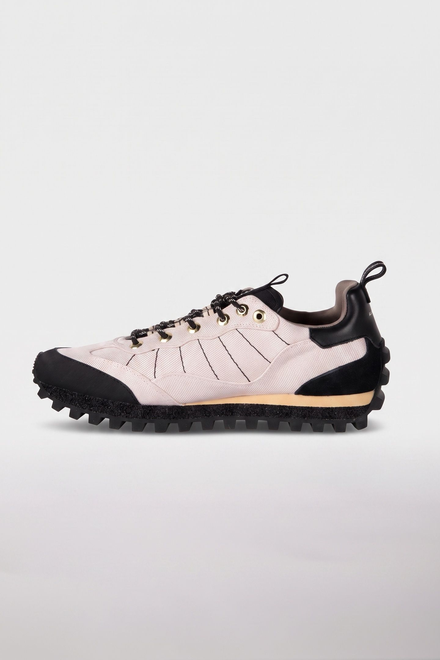 NEVIS SNEAKER BLUSH WHITE/BLACK 4