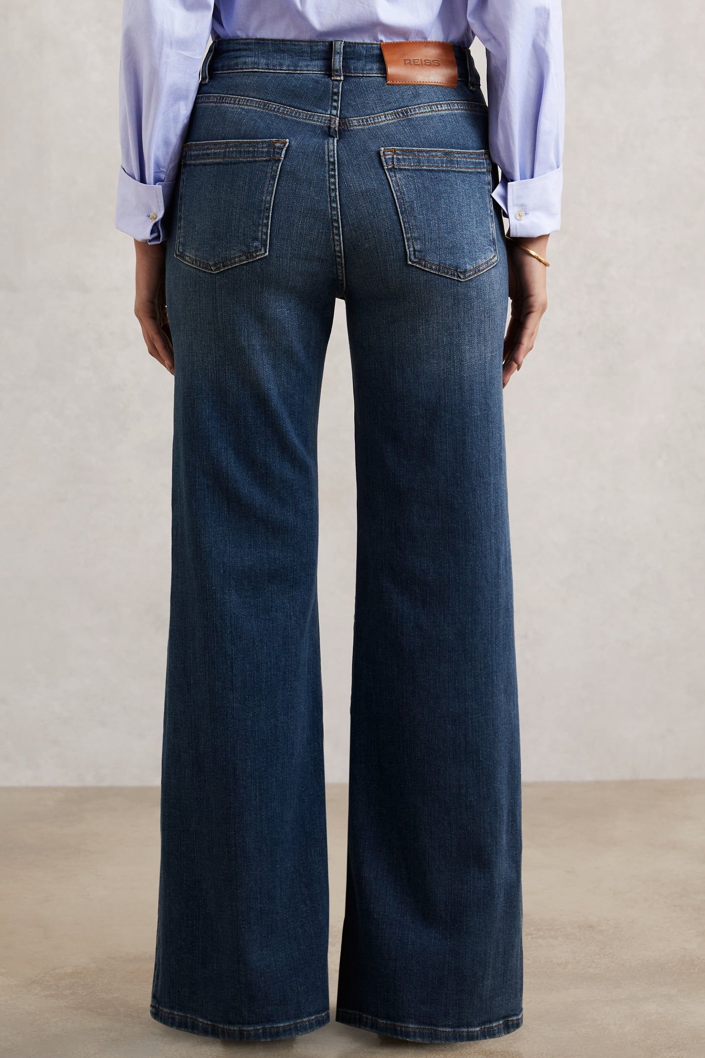 FLARE JEAN MID BLUE 2