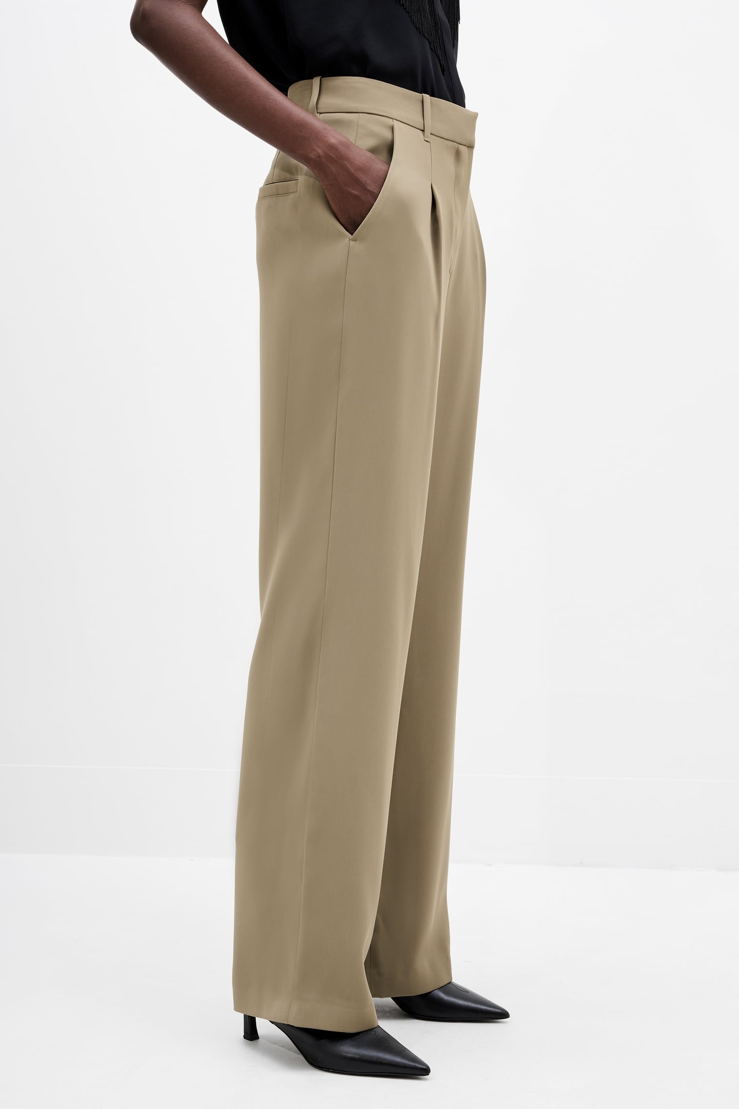 VINNIE SUITING PLEATED TROUSER WASHED KHAKI 4