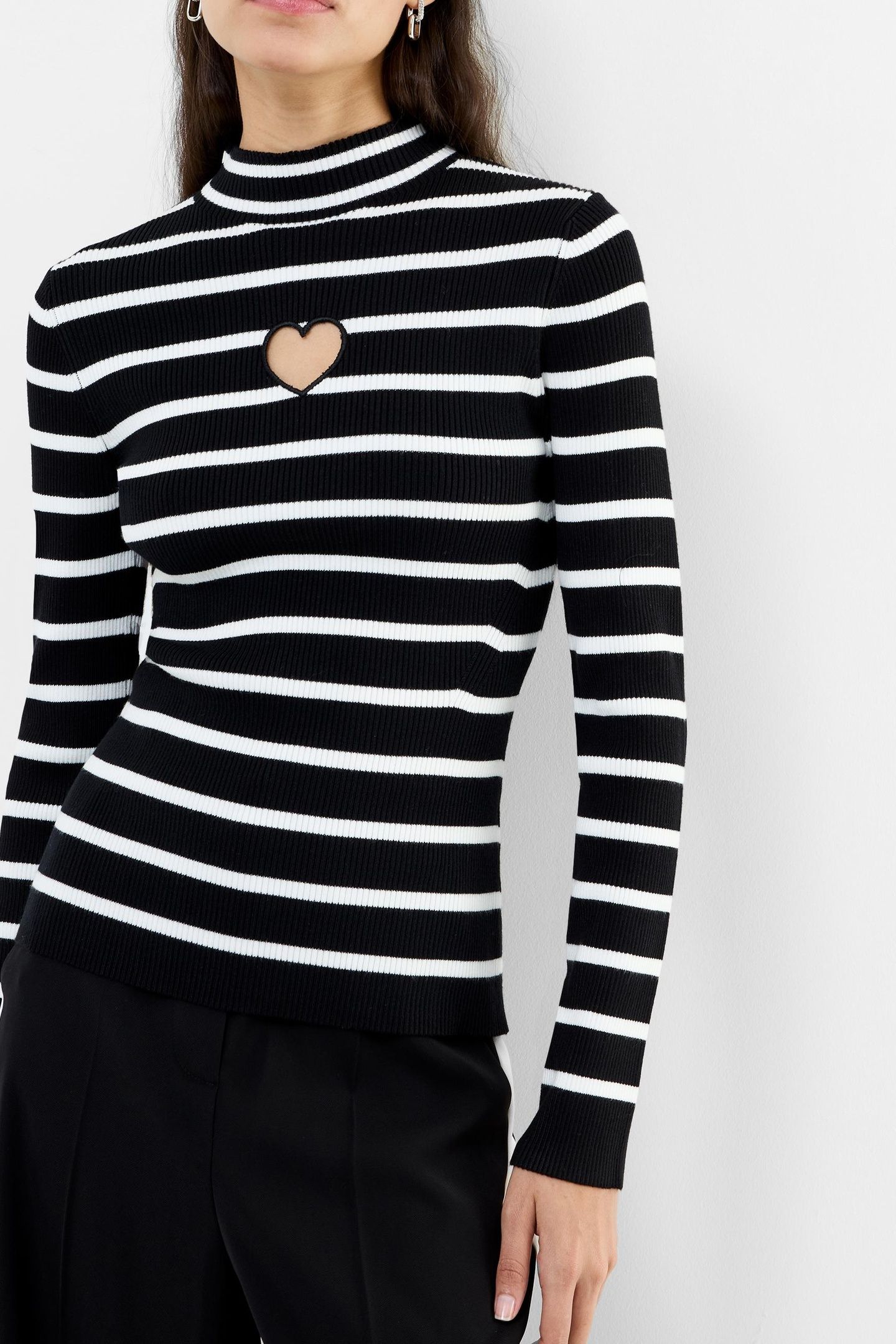 MELROSE LS HEART CUT OUT JUMPE BLACK/PORCELAIN CREA 2