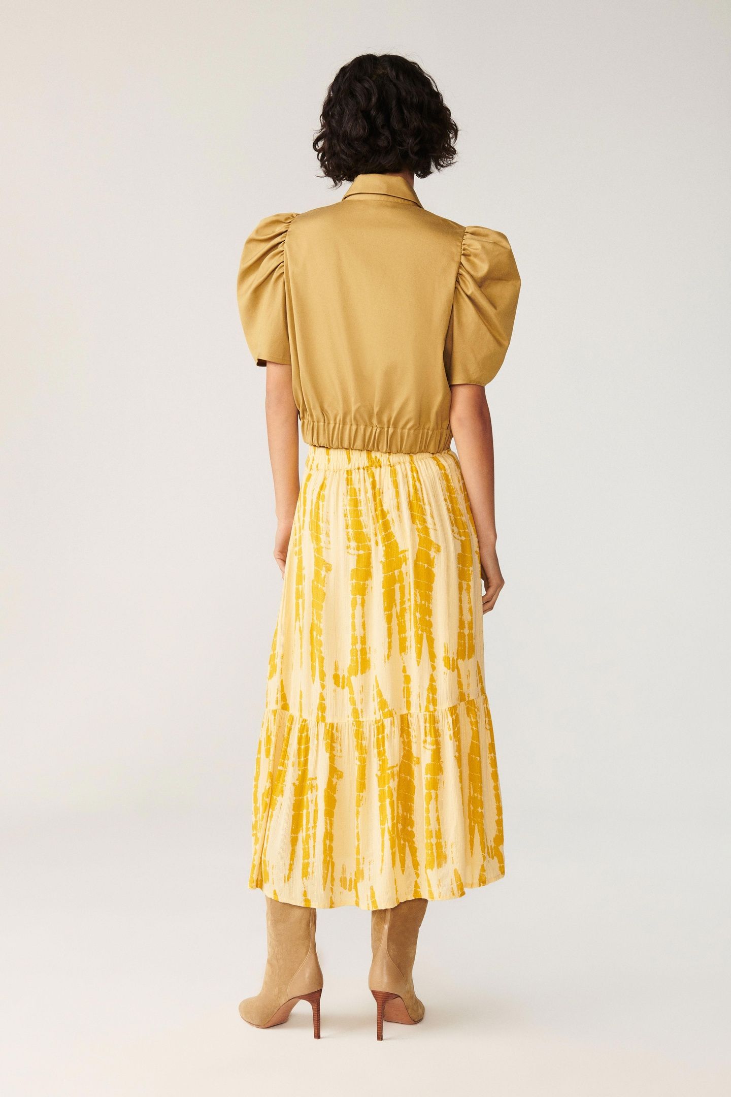 MID-LENGTH SKIRT OCRE 2