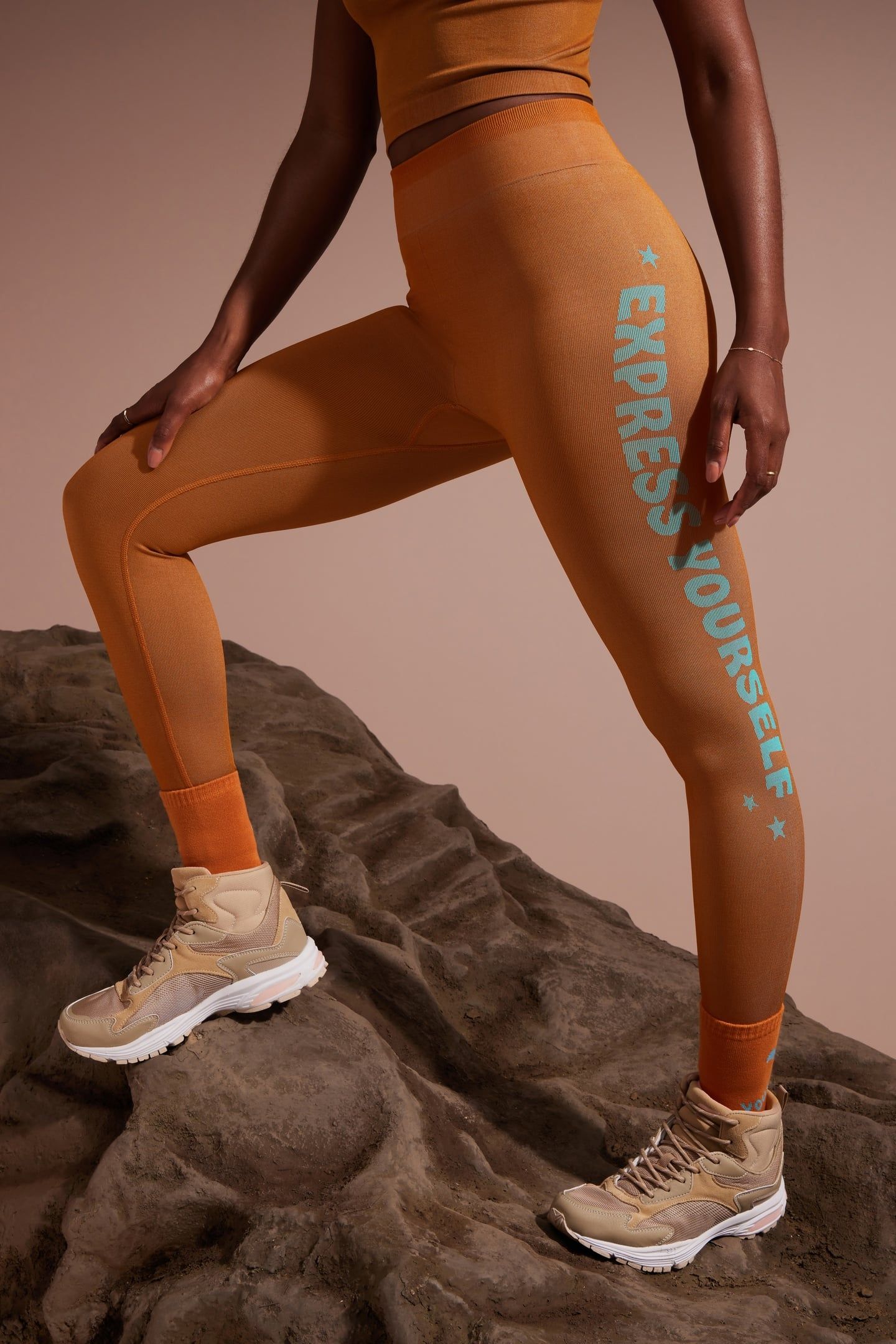 ULTRA HIGH-WAISTED SEAMLESS EXPRESSION 7/8 SEQUOIA/EXPRESS Y 4