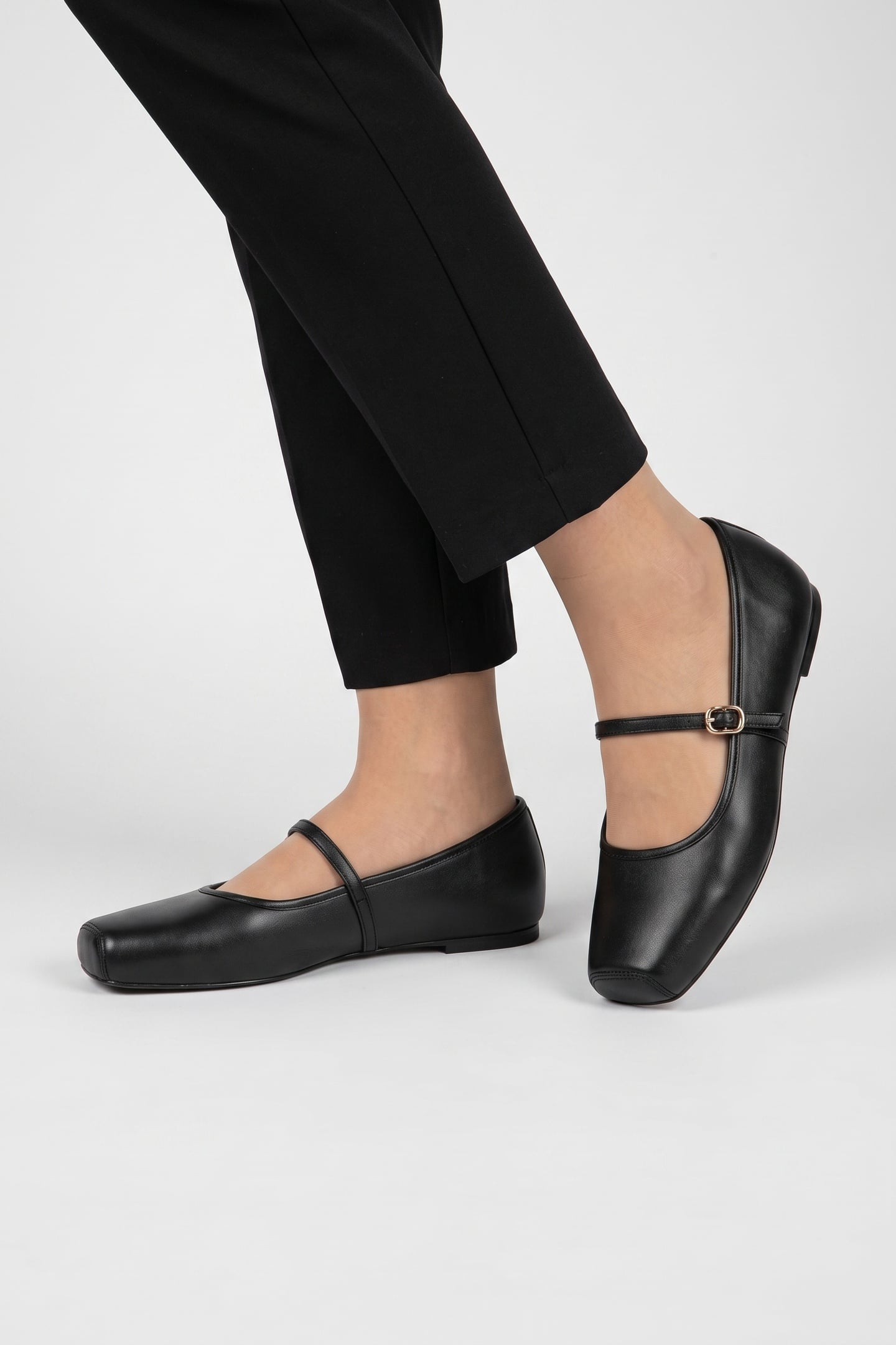 AMBER BALLERINA BLACK 2