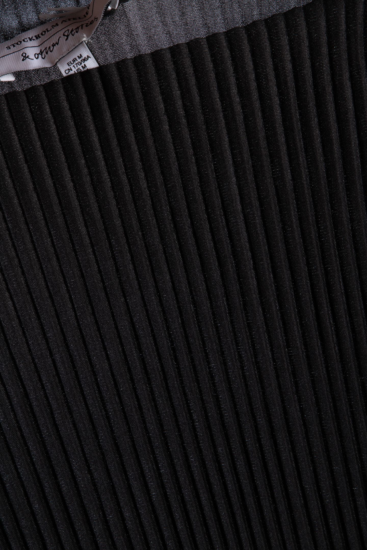 ST PETER PLEATED TOP BLACK 4