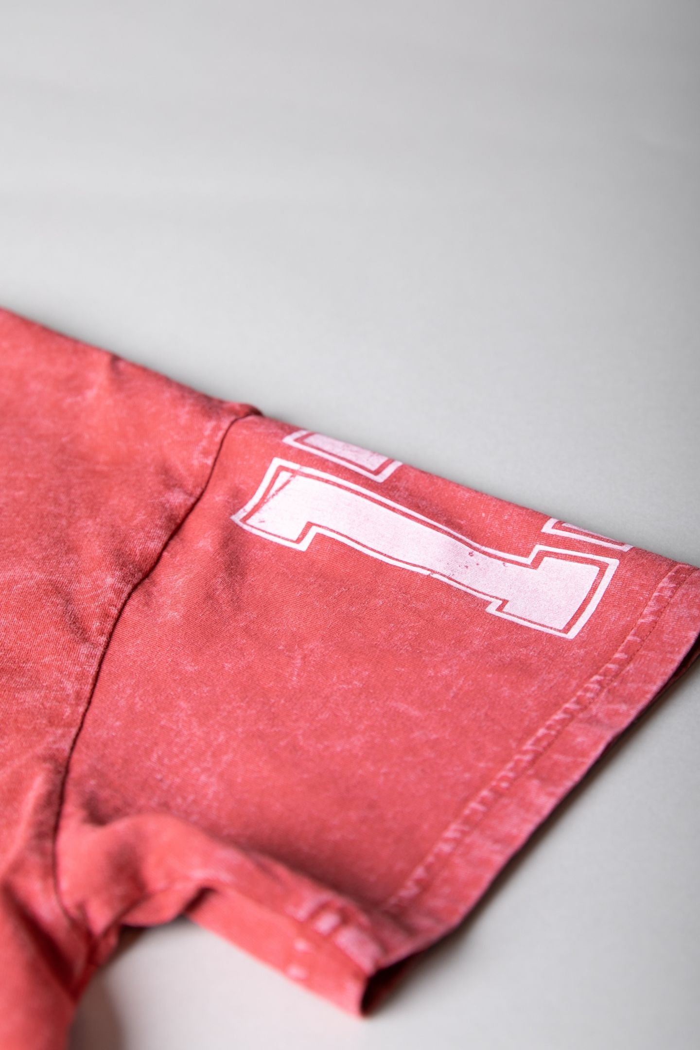 LOGO BLOCK ACID WASH LOOSEFIT TEE RACING RED 6