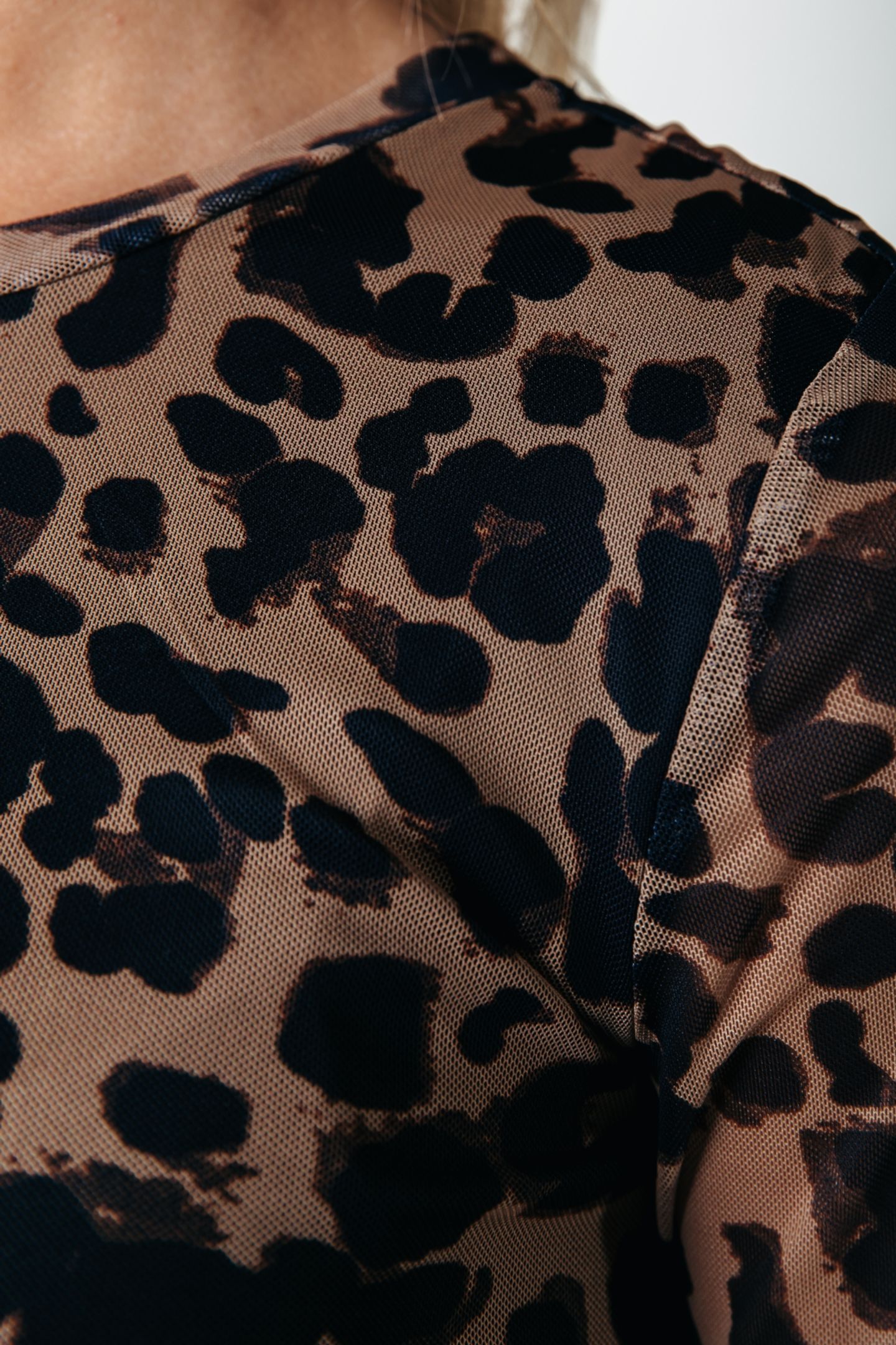 MAUDE LEOPARD MESH MAXI DRESS LS BEIGE 5