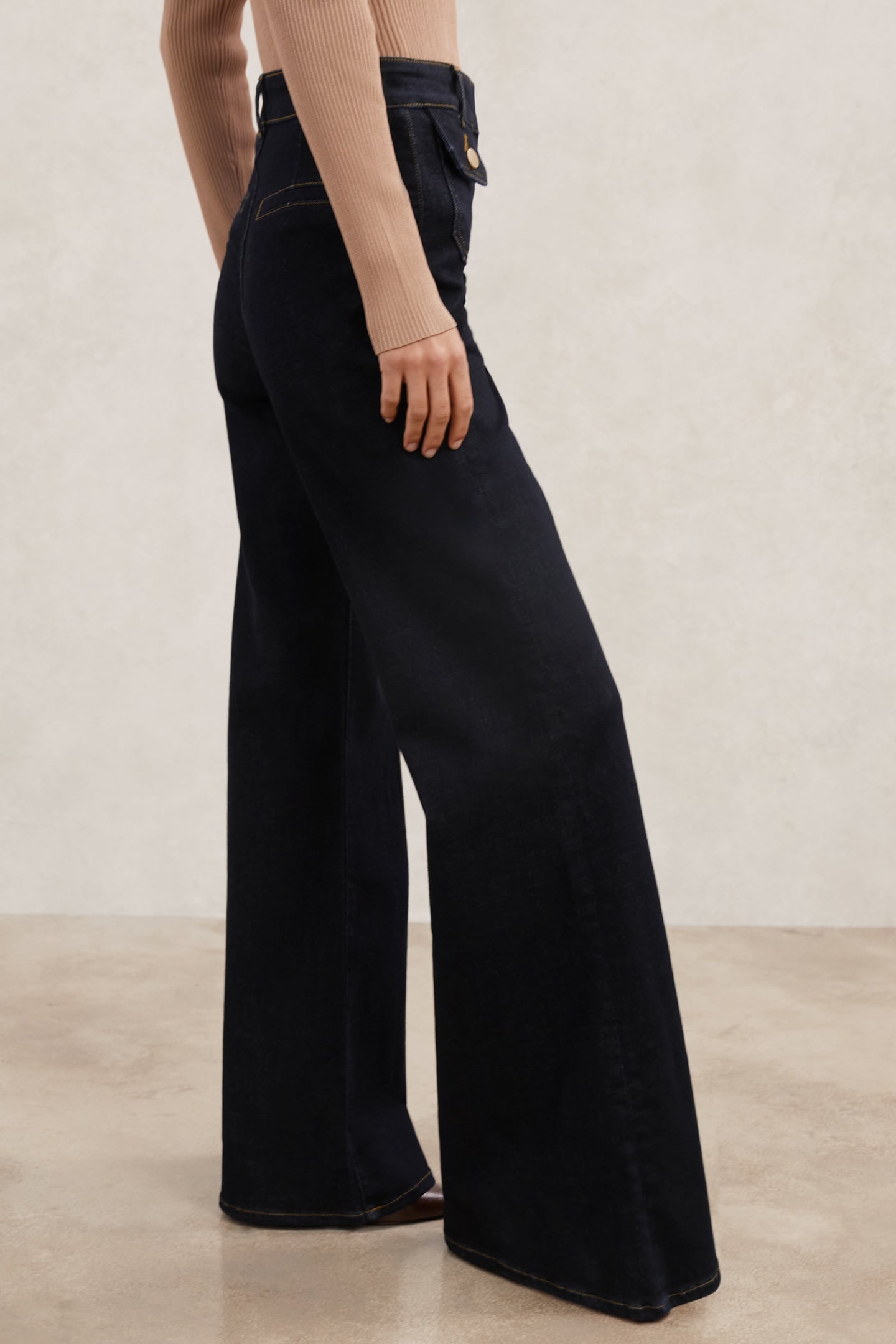 BUTTON DETAIL FLARE JEAN DARK BLUE 3