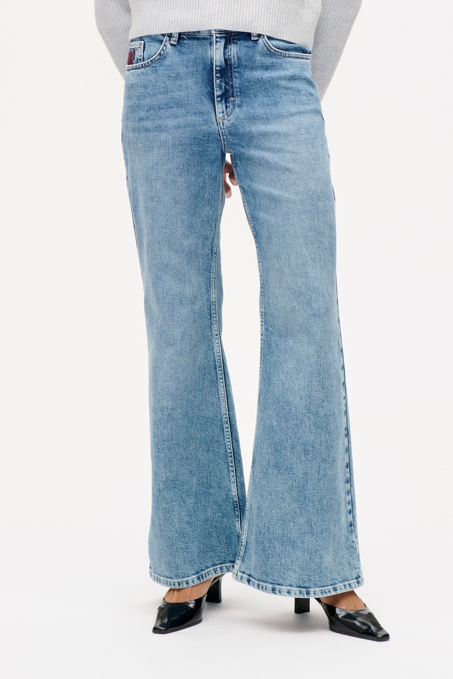 NILEA JEANS LIGHT DENIM WASH 2