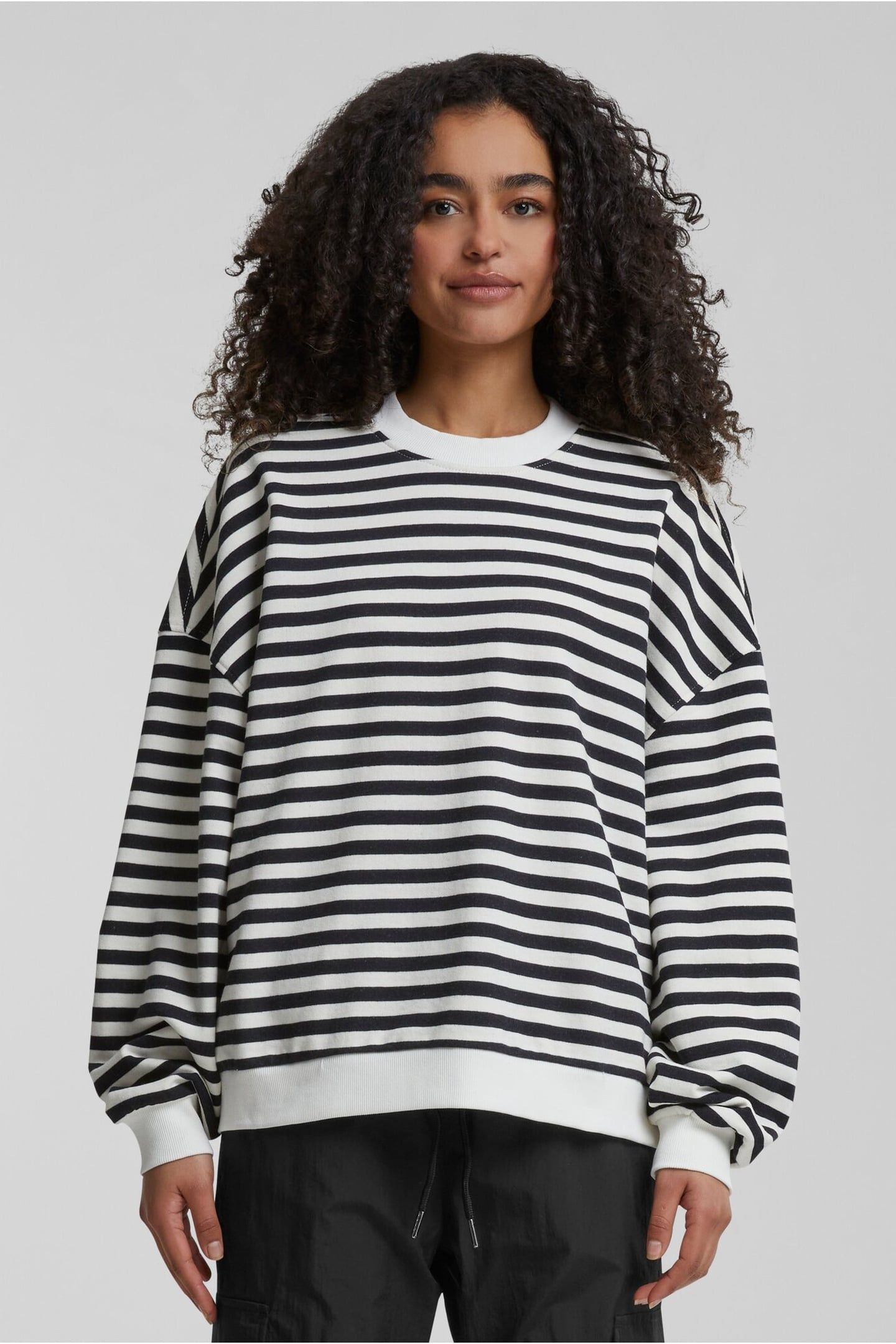 LADIES OVERSIZED STRIPED CREWNECK BLACK/WHITESAND 5