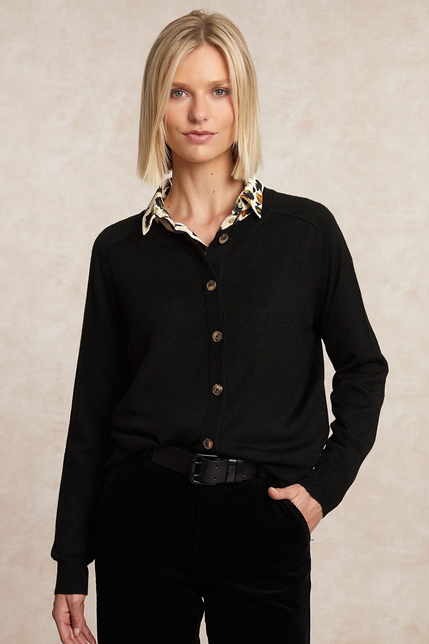 BUTTONED MERINO WOOL CREW NECK CARDIGAN BLACK 3