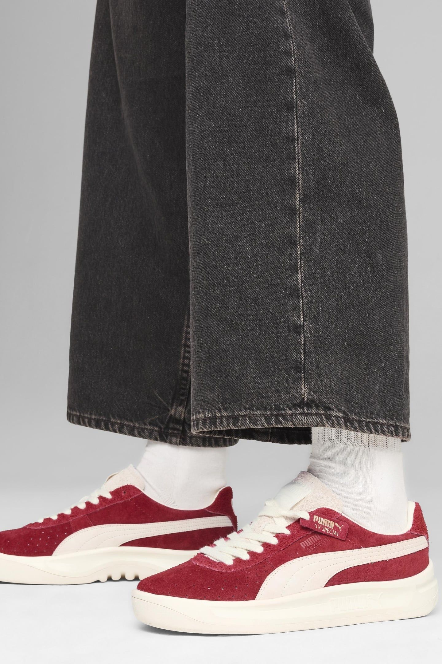 UNISEX GV SPECIAL SUEDE INTENSE RED-FROSTED IVORY 4
