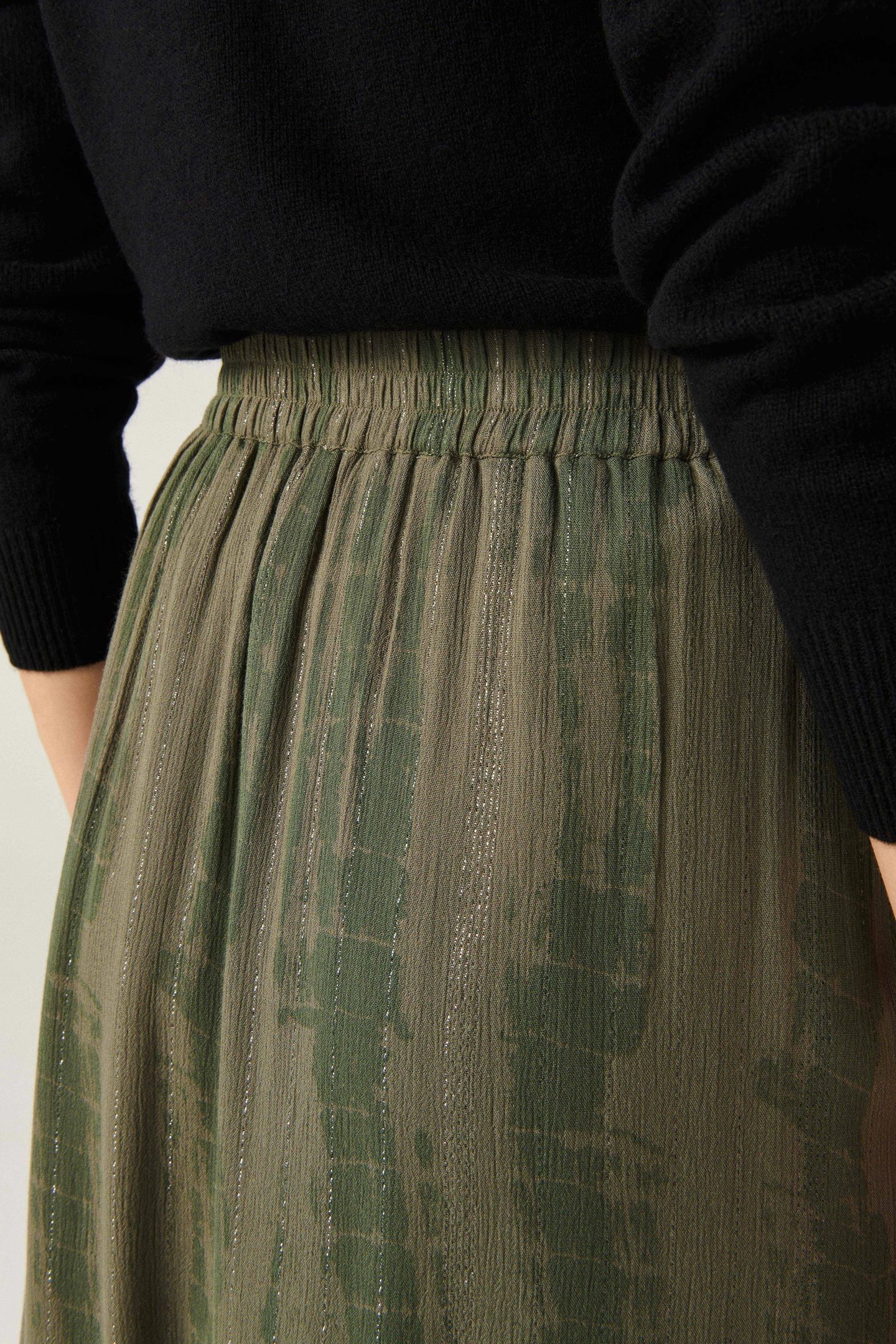 MID-LENGTH SKIRT KAKI 4