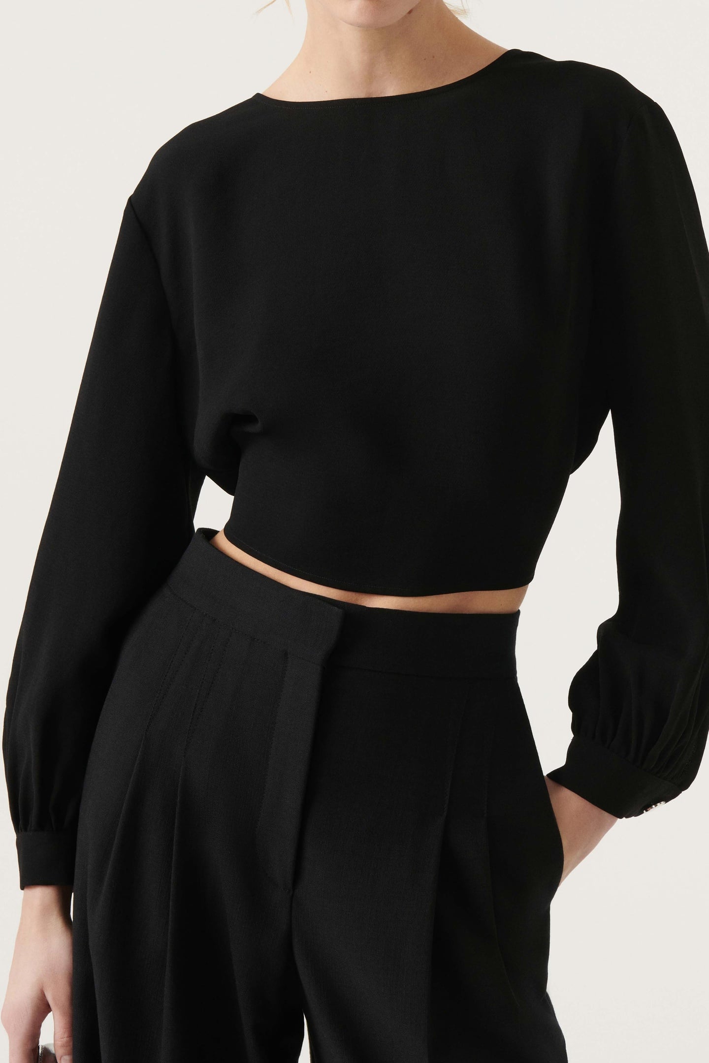 LONG SLEEVES TOP BLACK 1