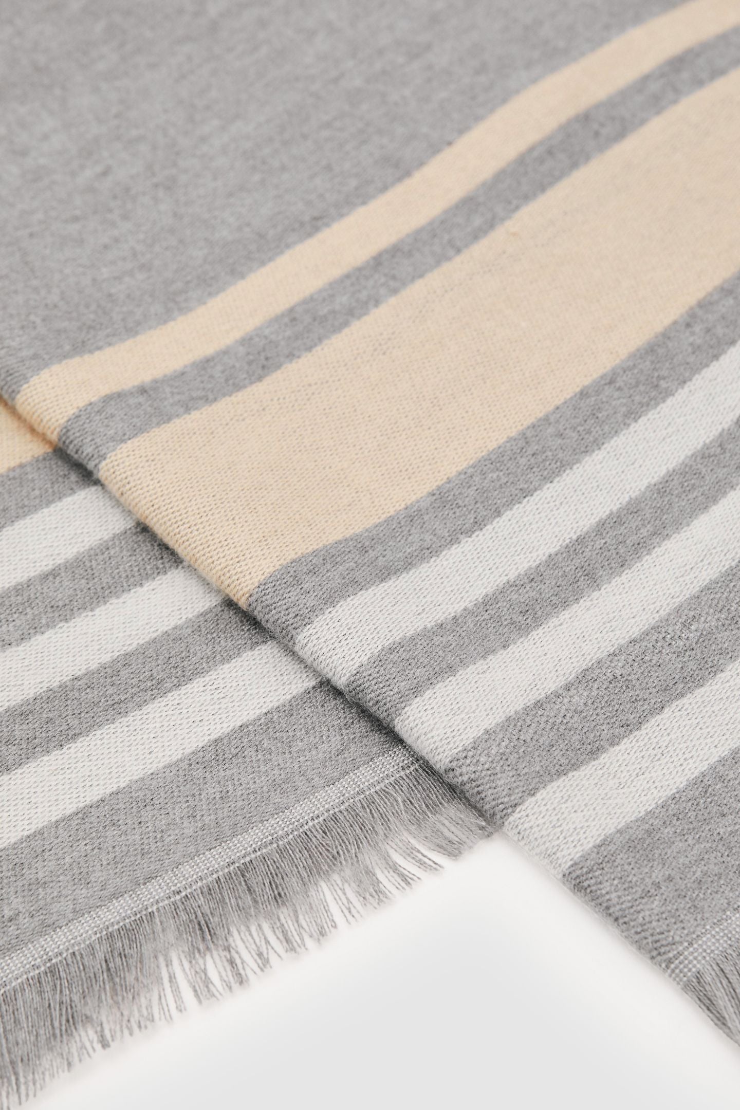 BORDER DETAIL SCARF GREY 4