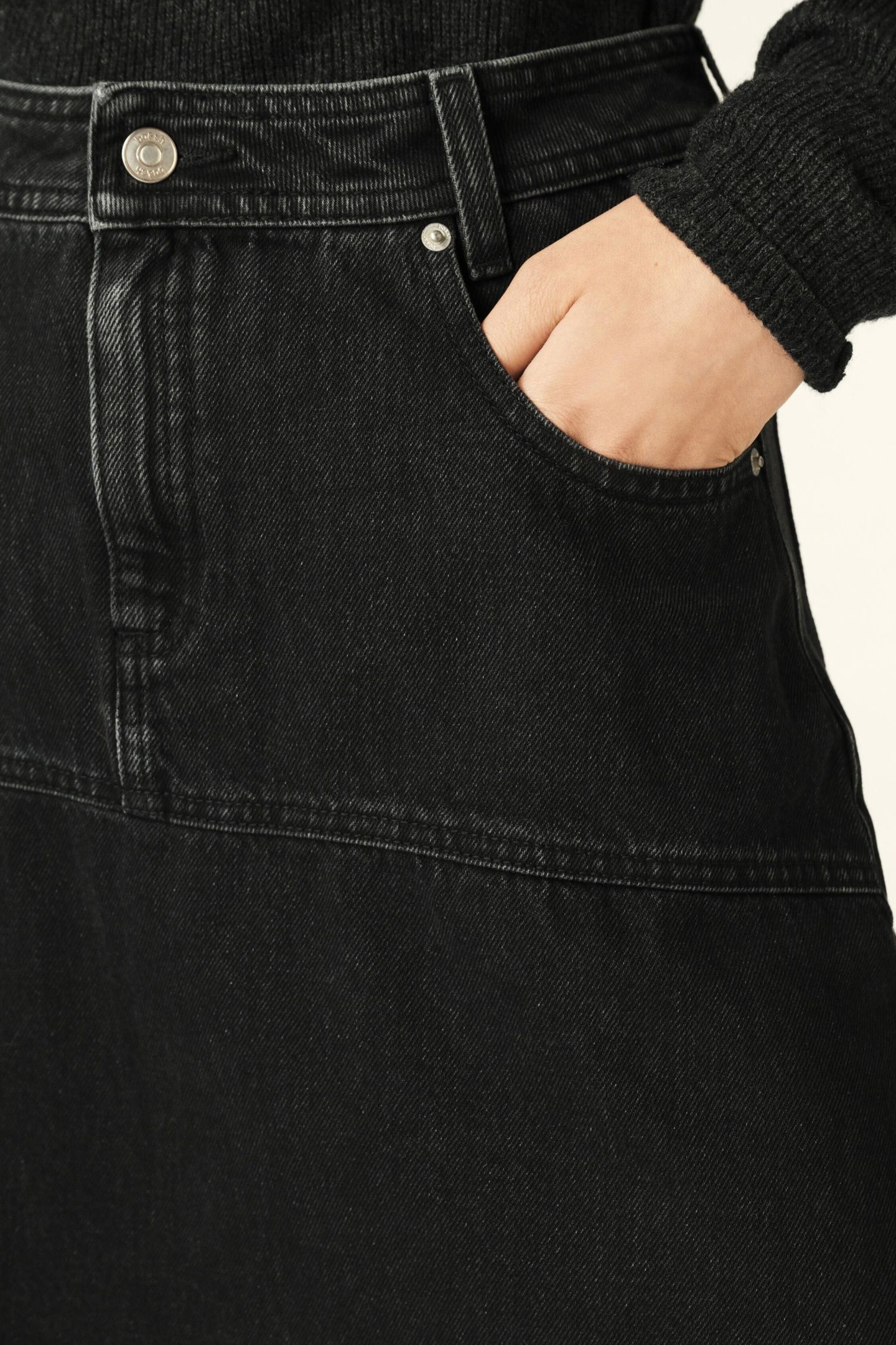 MID-LENGTH SKIRT BLACKSTONE 5