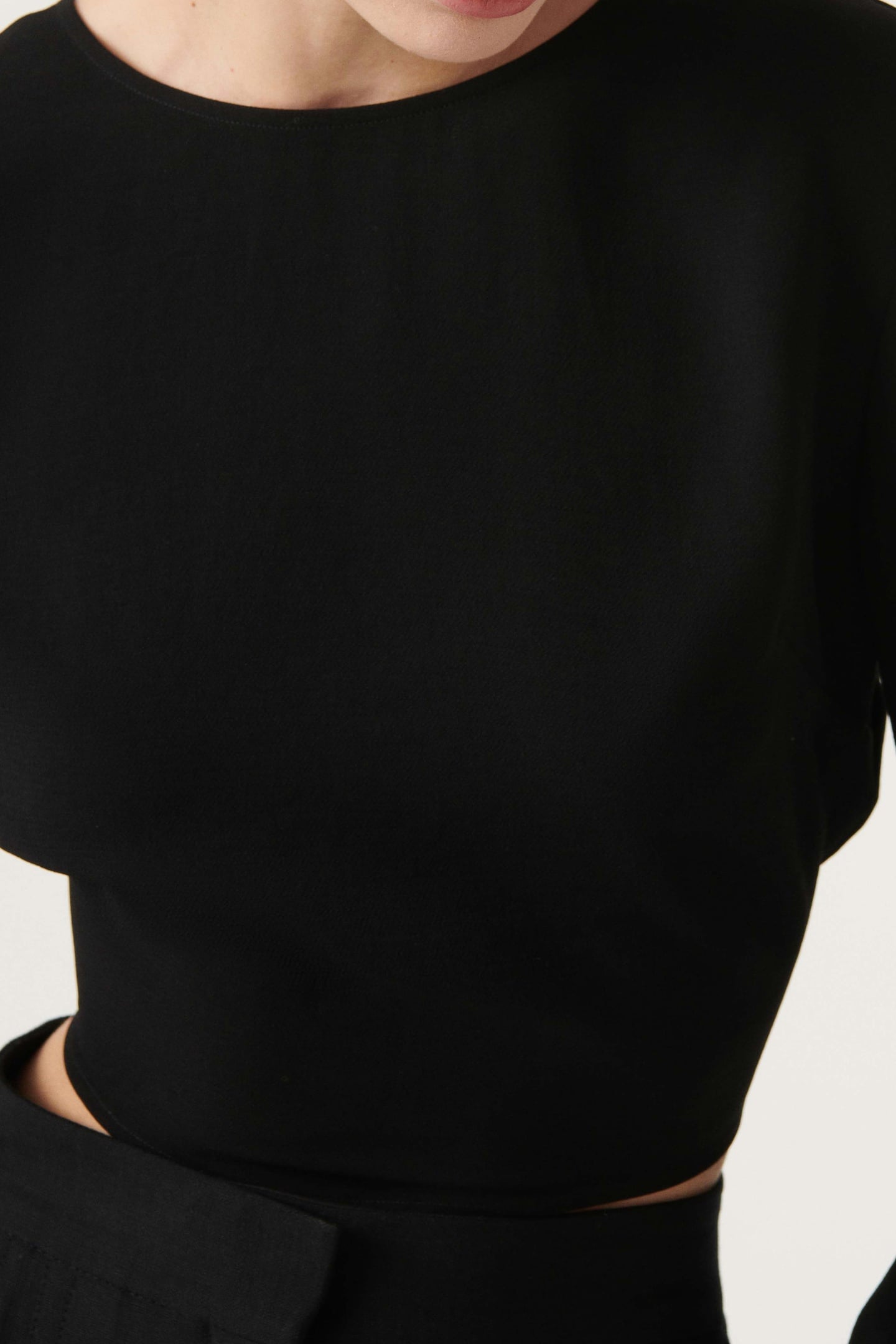 LONG SLEEVES TOP BLACK 6