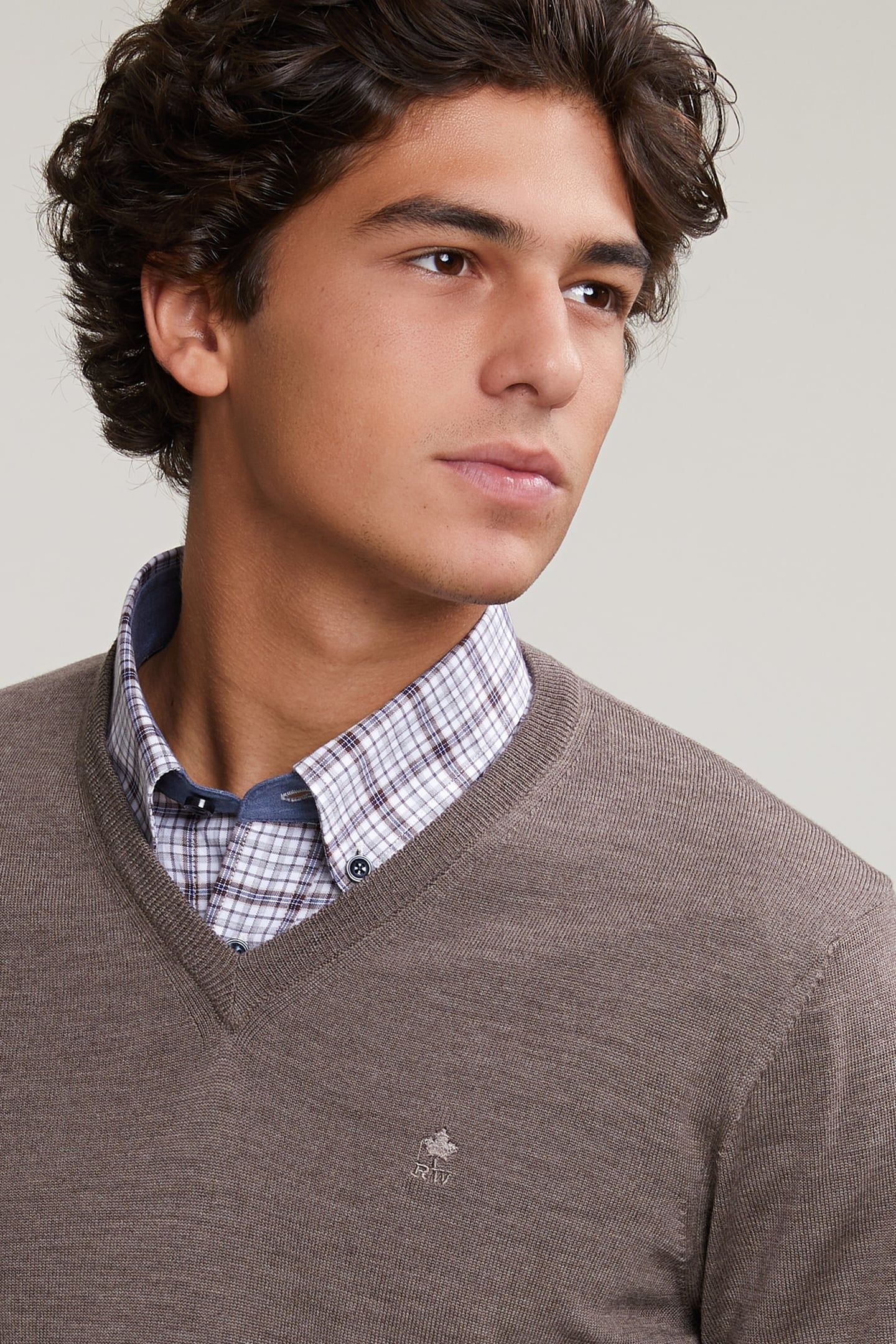 MER BSC CF V-NECK SWT BEIGE 4